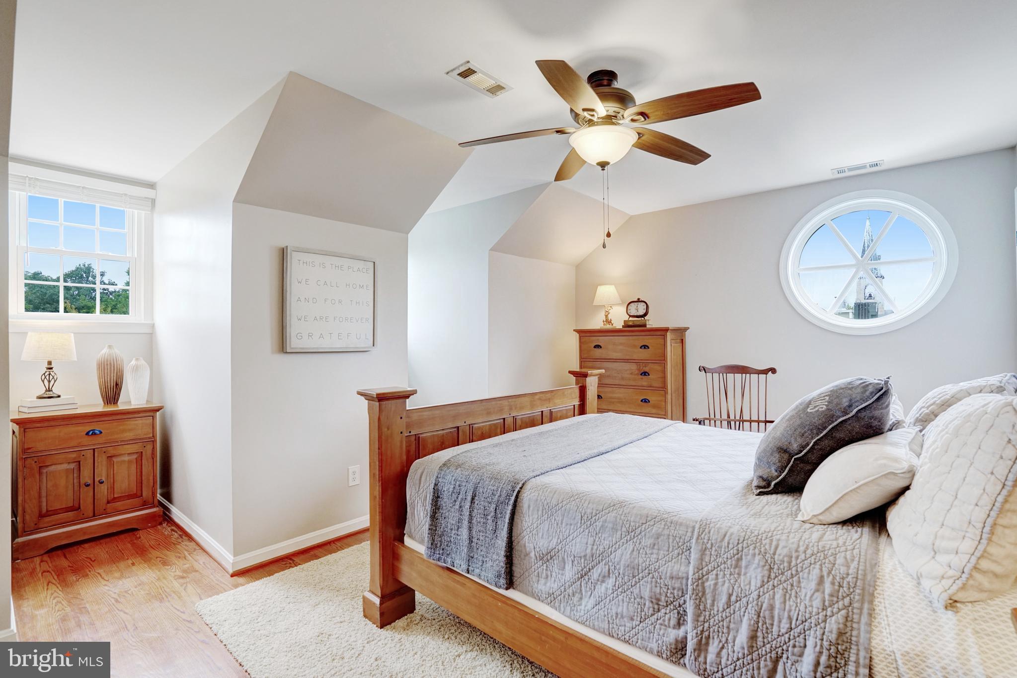 OLD TOWN ALEXANDRIA - Residential