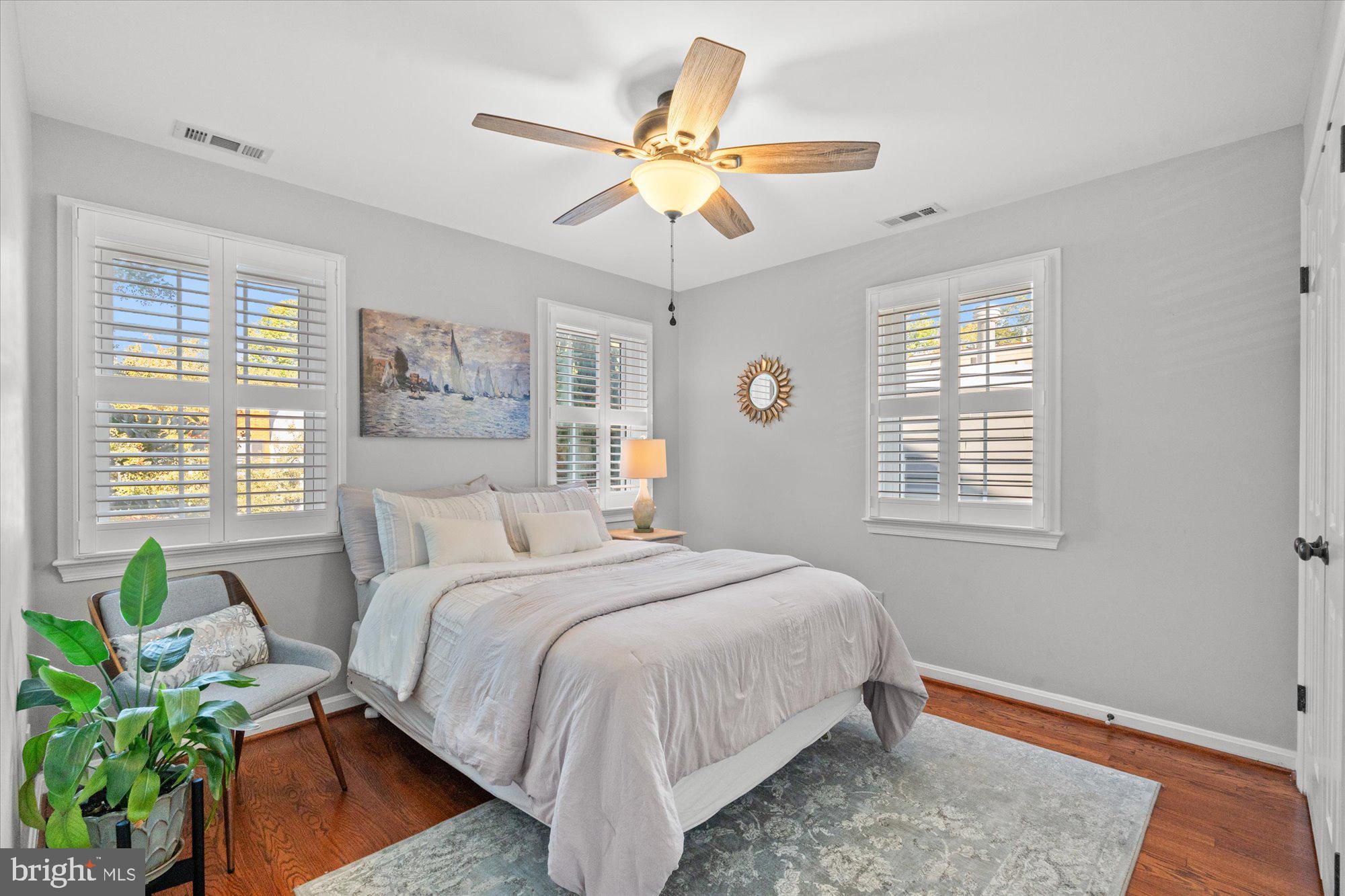 OLD TOWN ALEXANDRIA - Residential