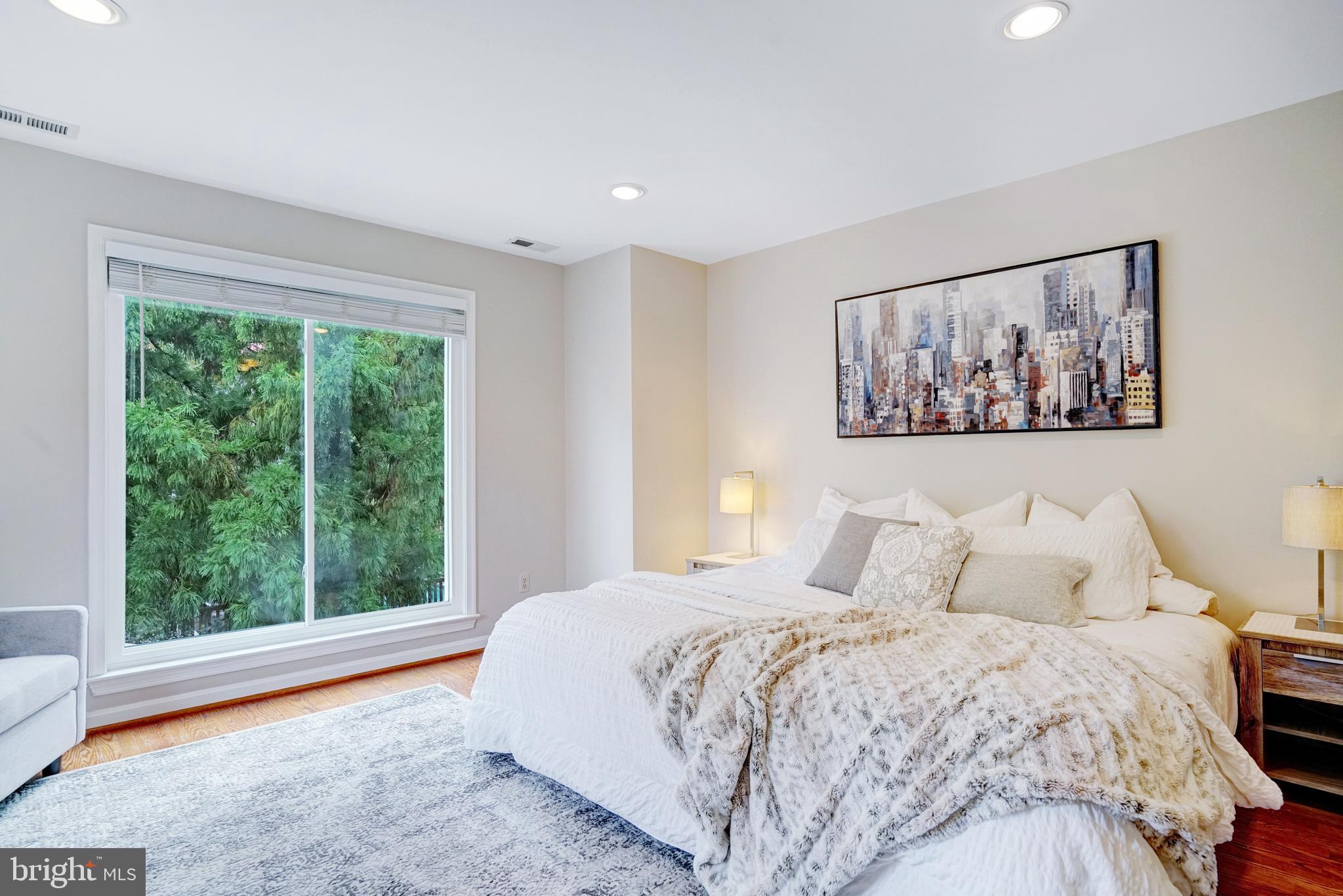 OLD TOWN ALEXANDRIA - Residential