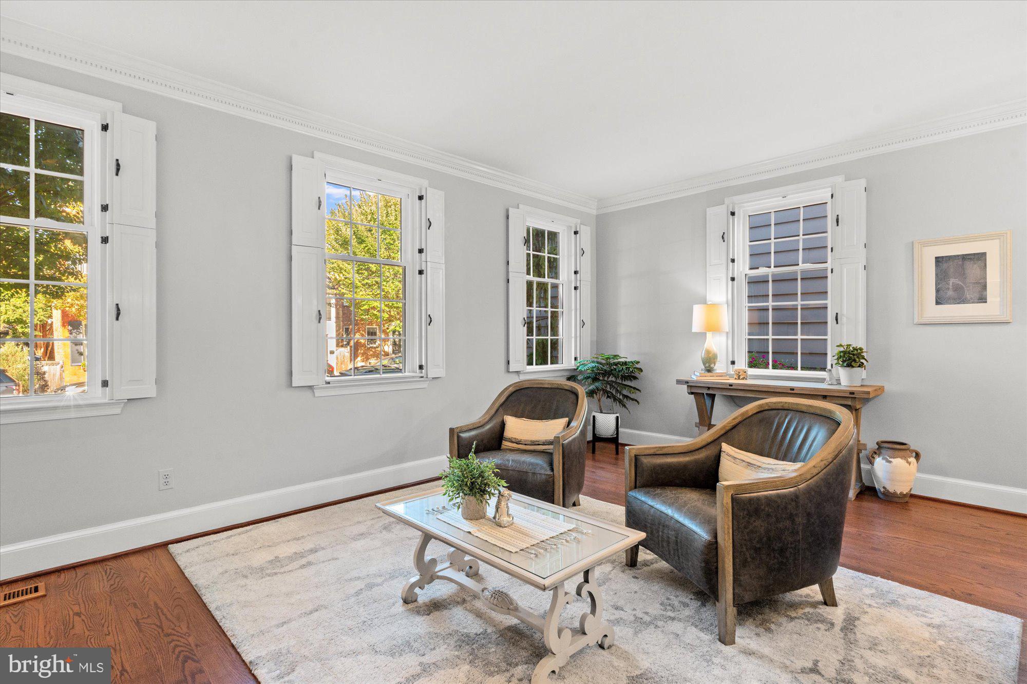 OLD TOWN ALEXANDRIA - Residential