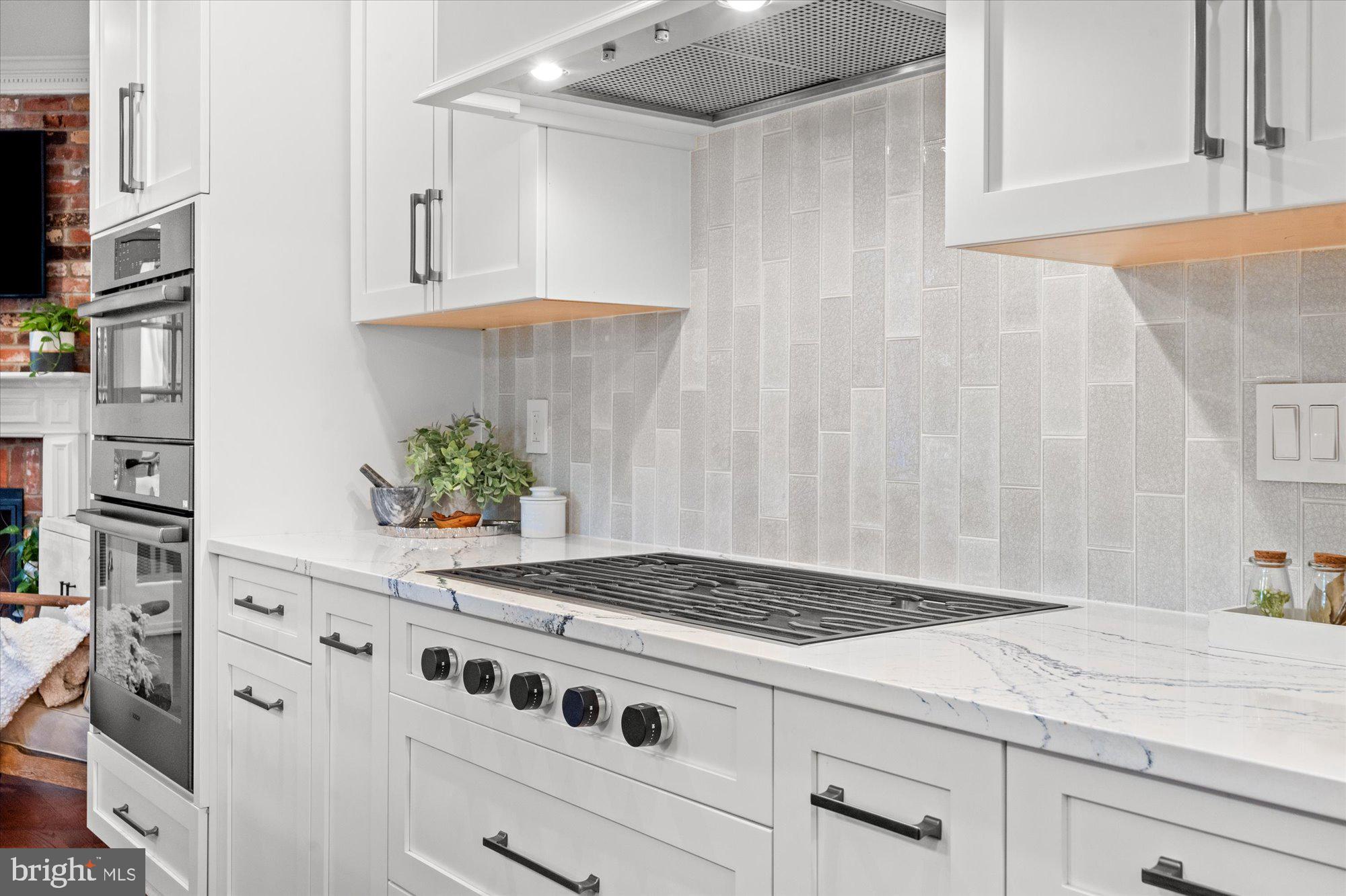 OLD TOWN ALEXANDRIA - Residential