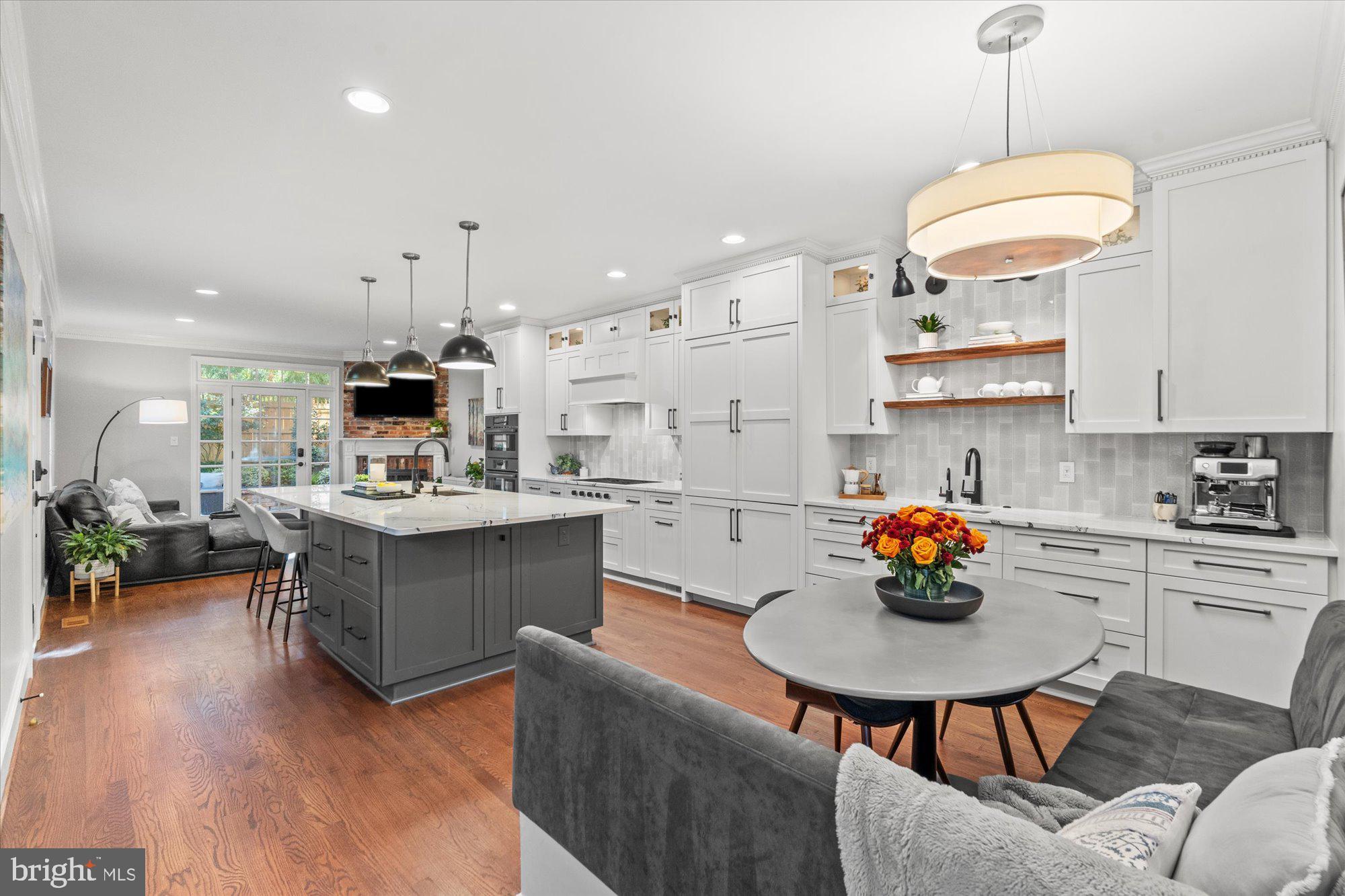 OLD TOWN ALEXANDRIA - Residential