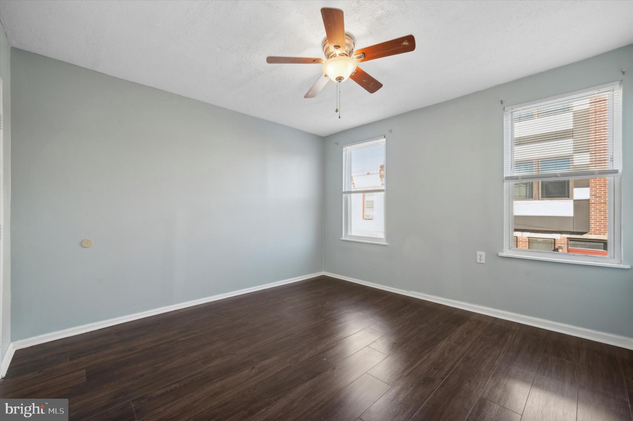 PORT RICHMOND - Residential Lease