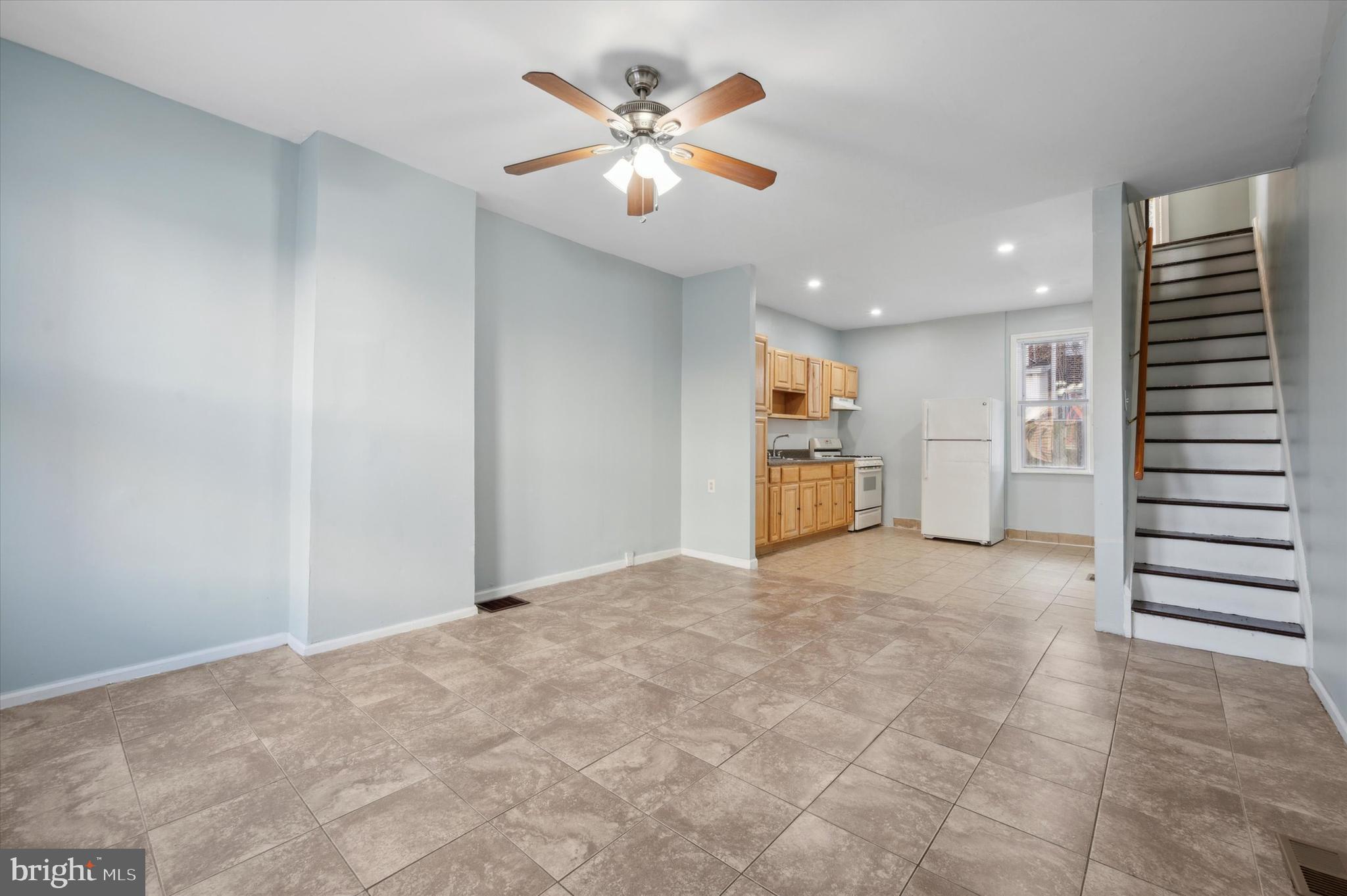 PORT RICHMOND - Residential Lease