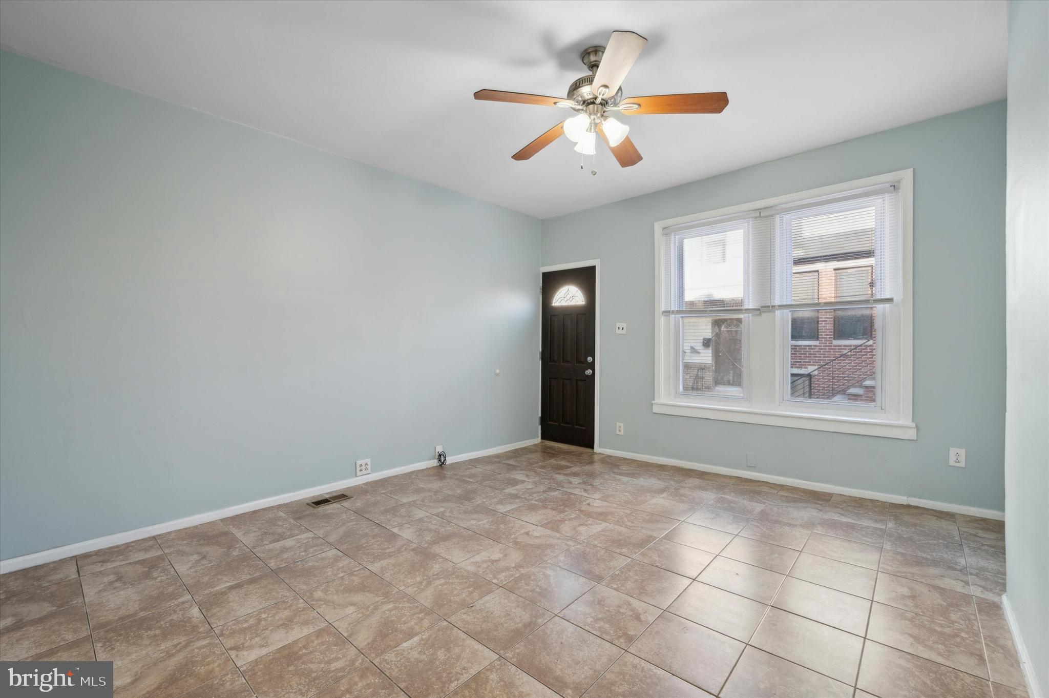 PORT RICHMOND - Residential Lease