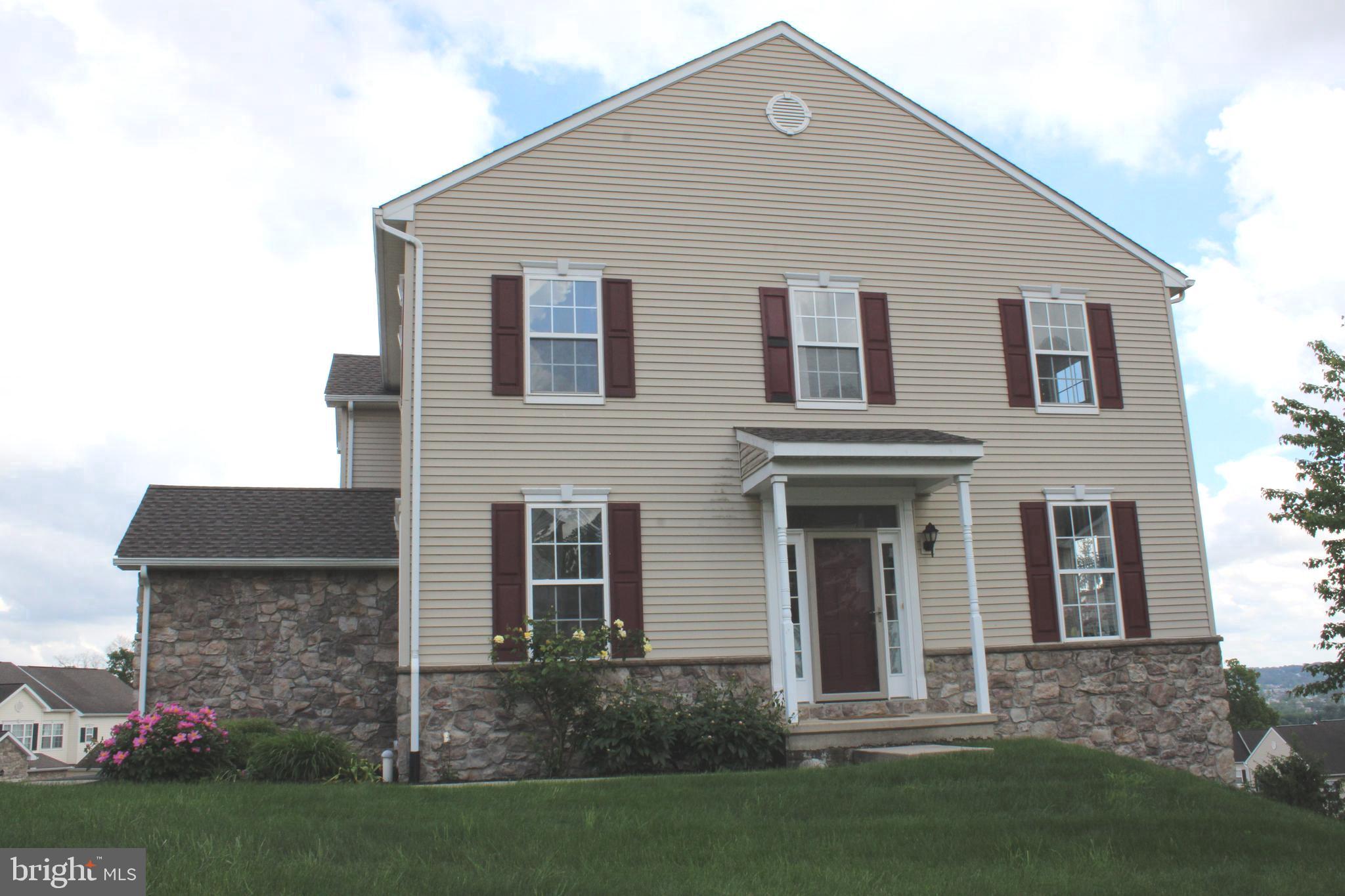 WOODCREST HILLS - Residential