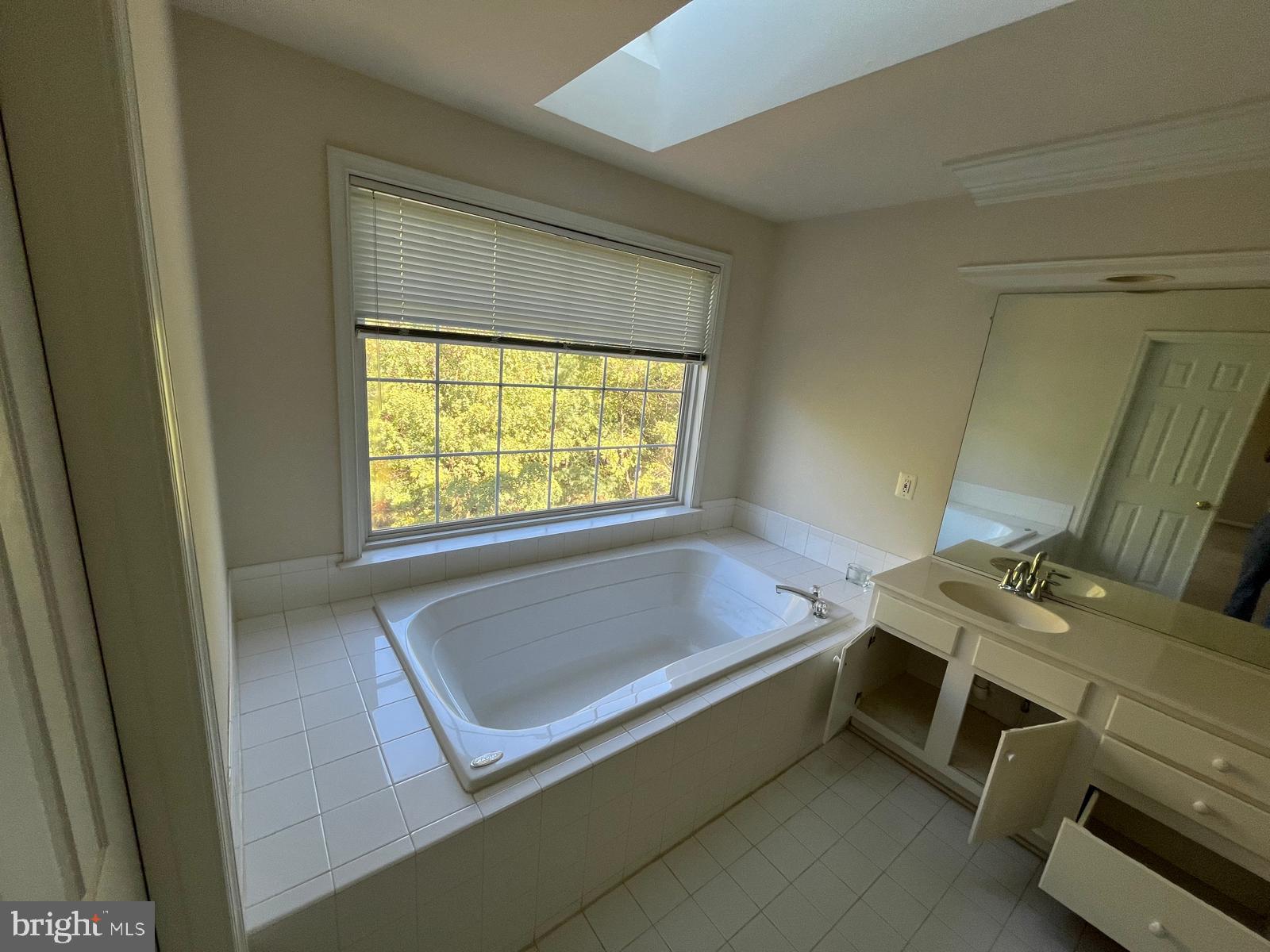 OAKMILL - Residential Lease