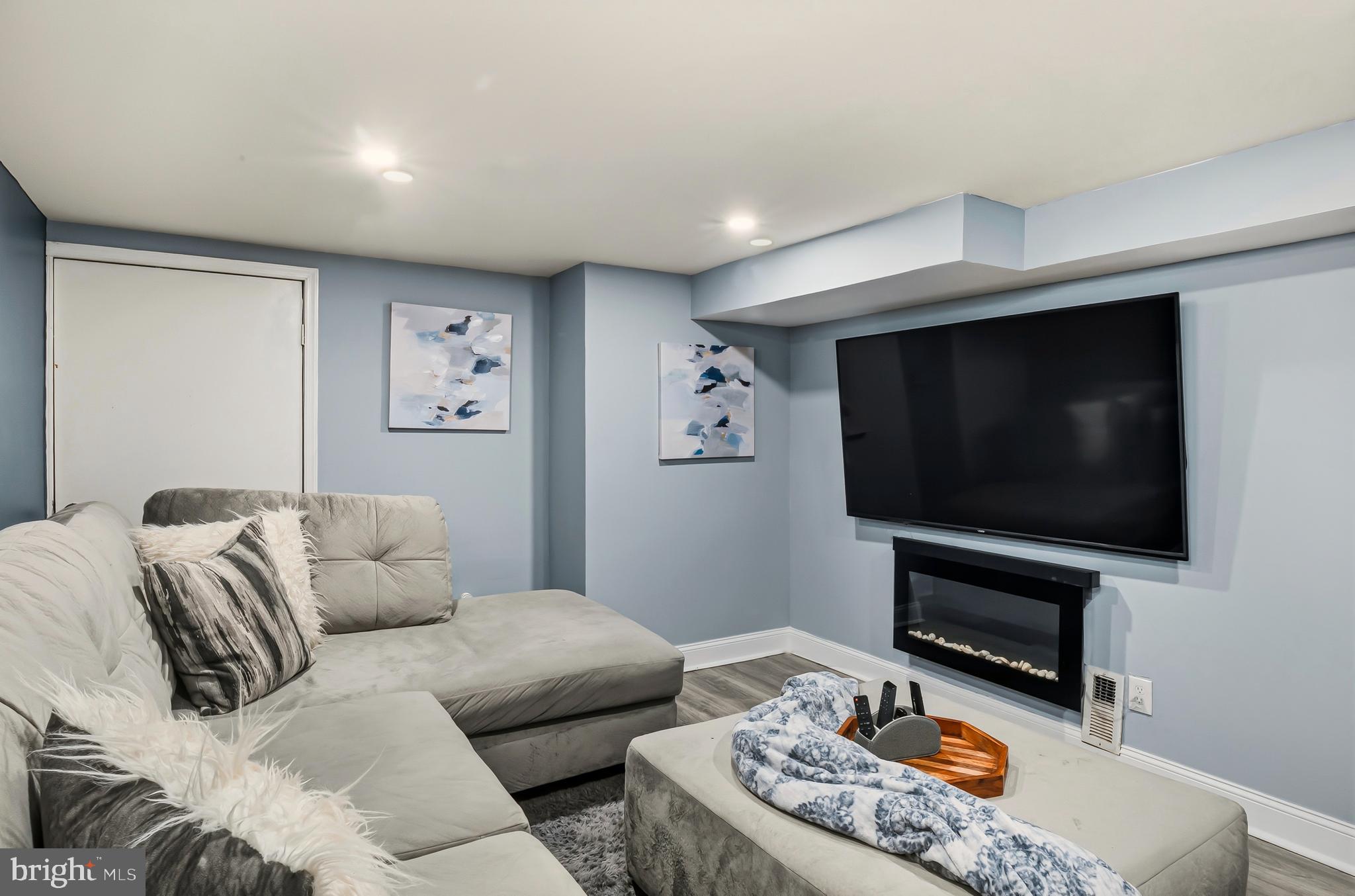 INGLESIDE PARK - Residential