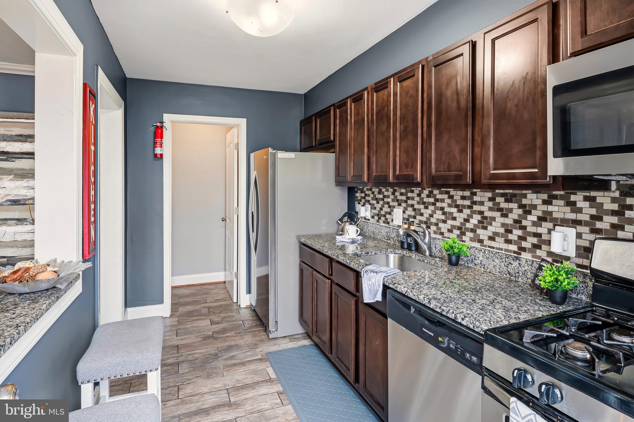 INGLESIDE PARK - Residential