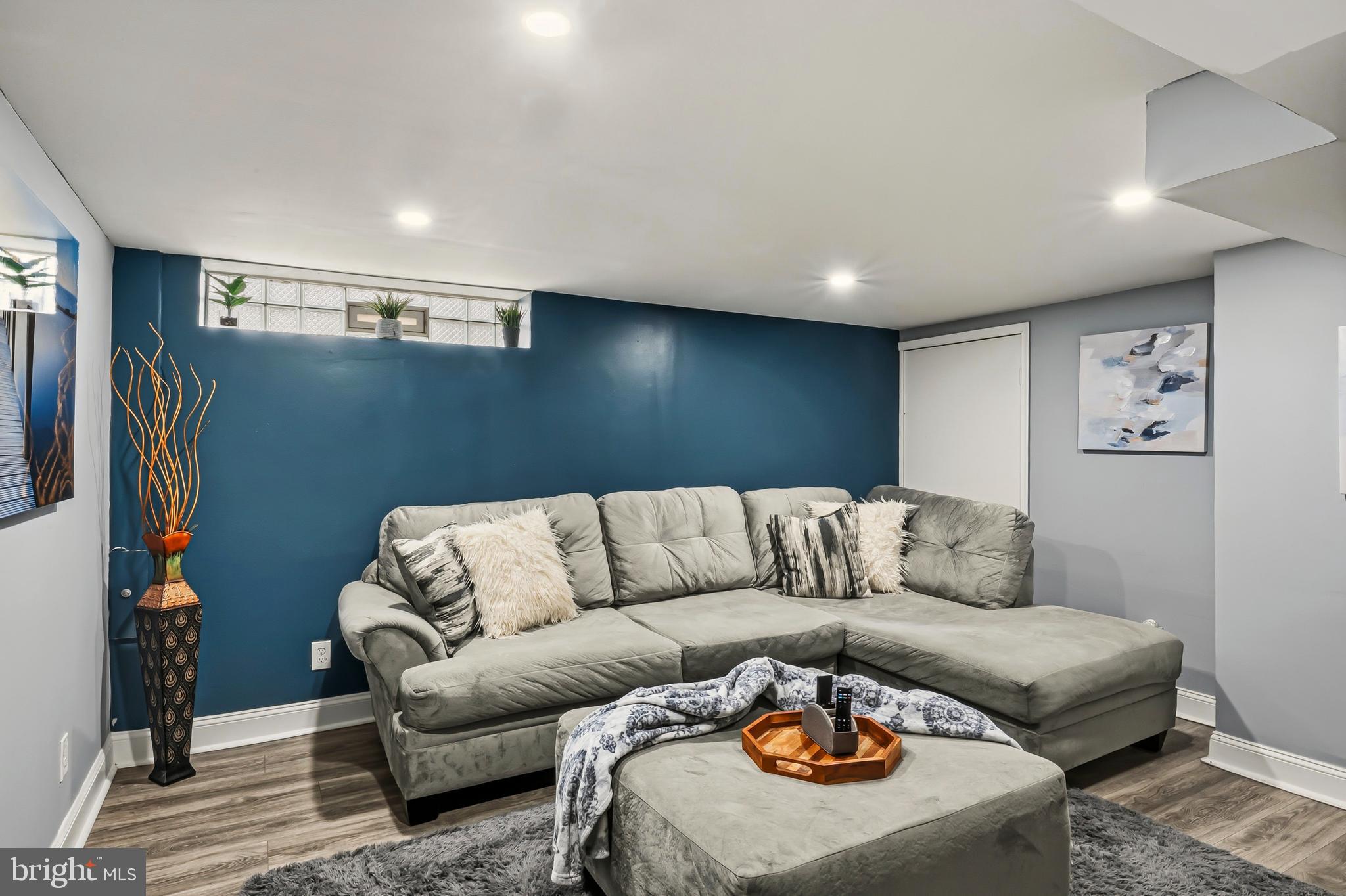 INGLESIDE PARK - Residential