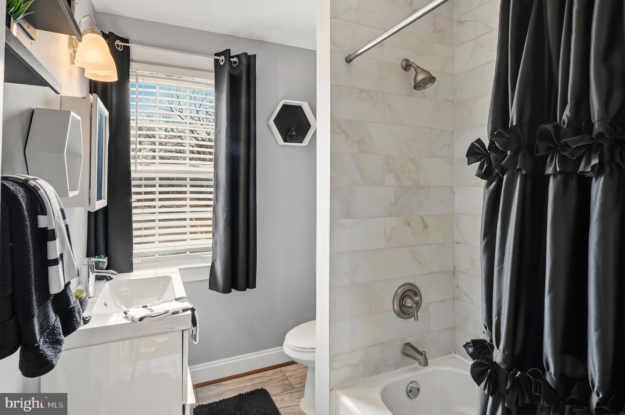 INGLESIDE PARK - Residential