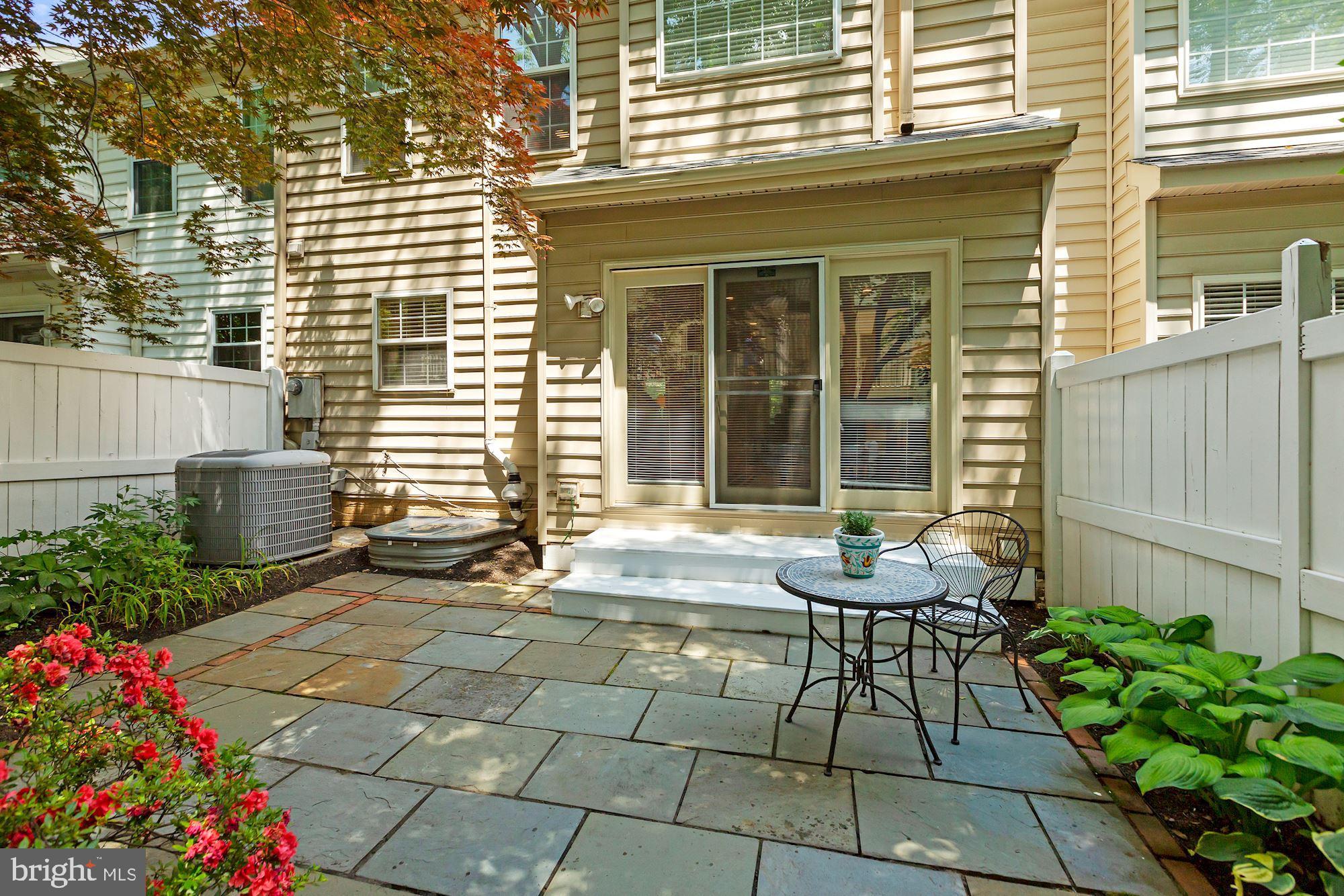 VIRGINIA CENTER - Residential