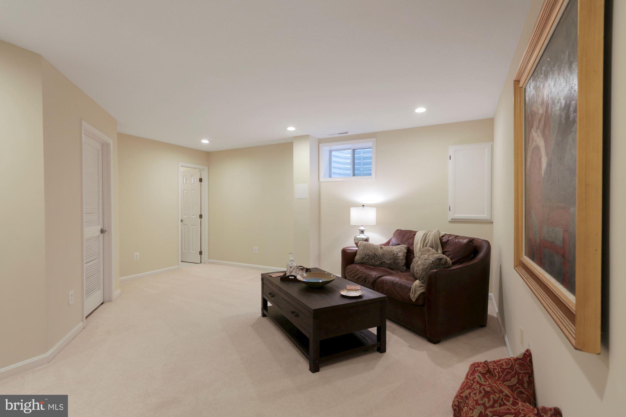 VIRGINIA CENTER - Residential