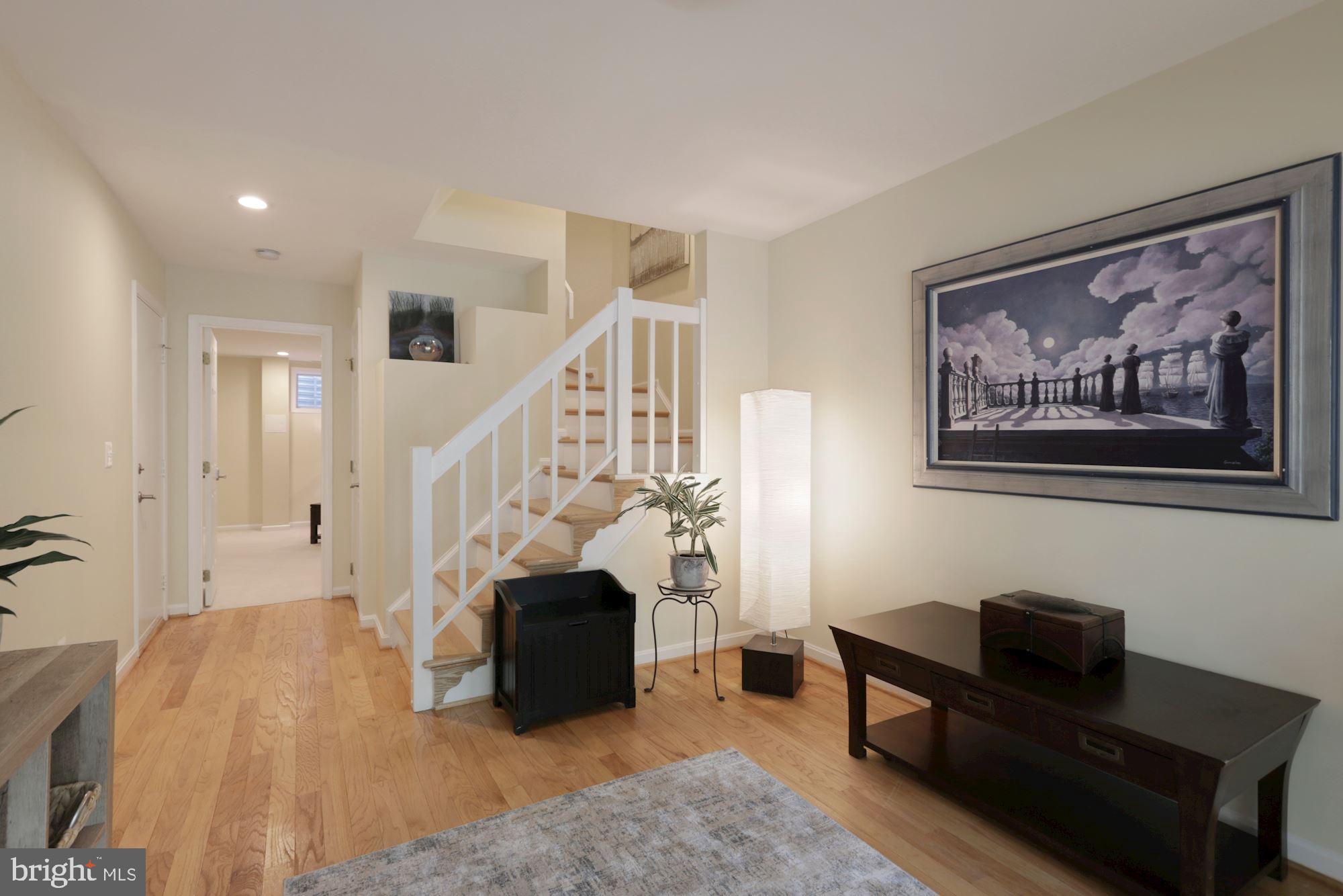 VIRGINIA CENTER - Residential