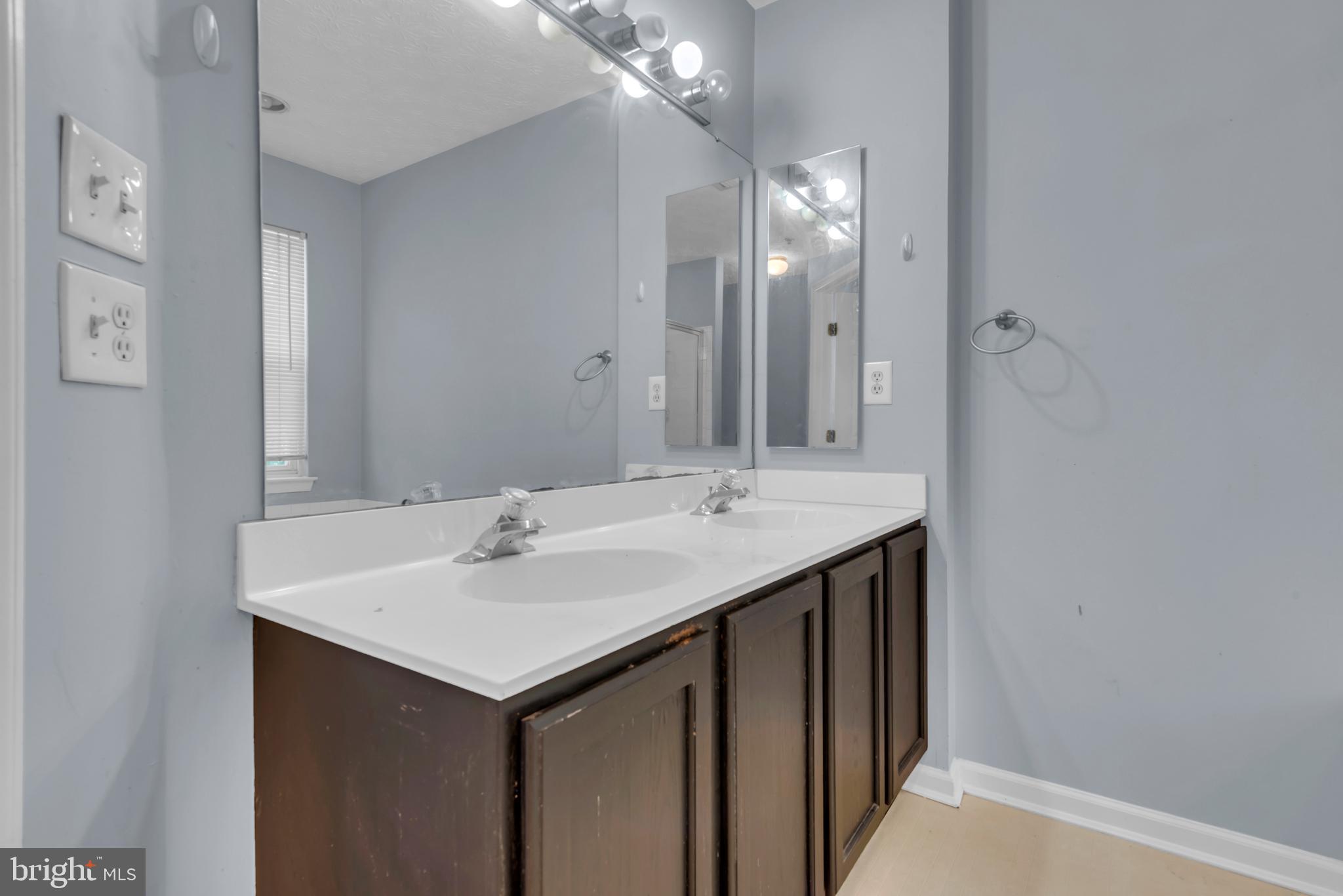 CARRIAGE PINES/LAKE VILL - Residential