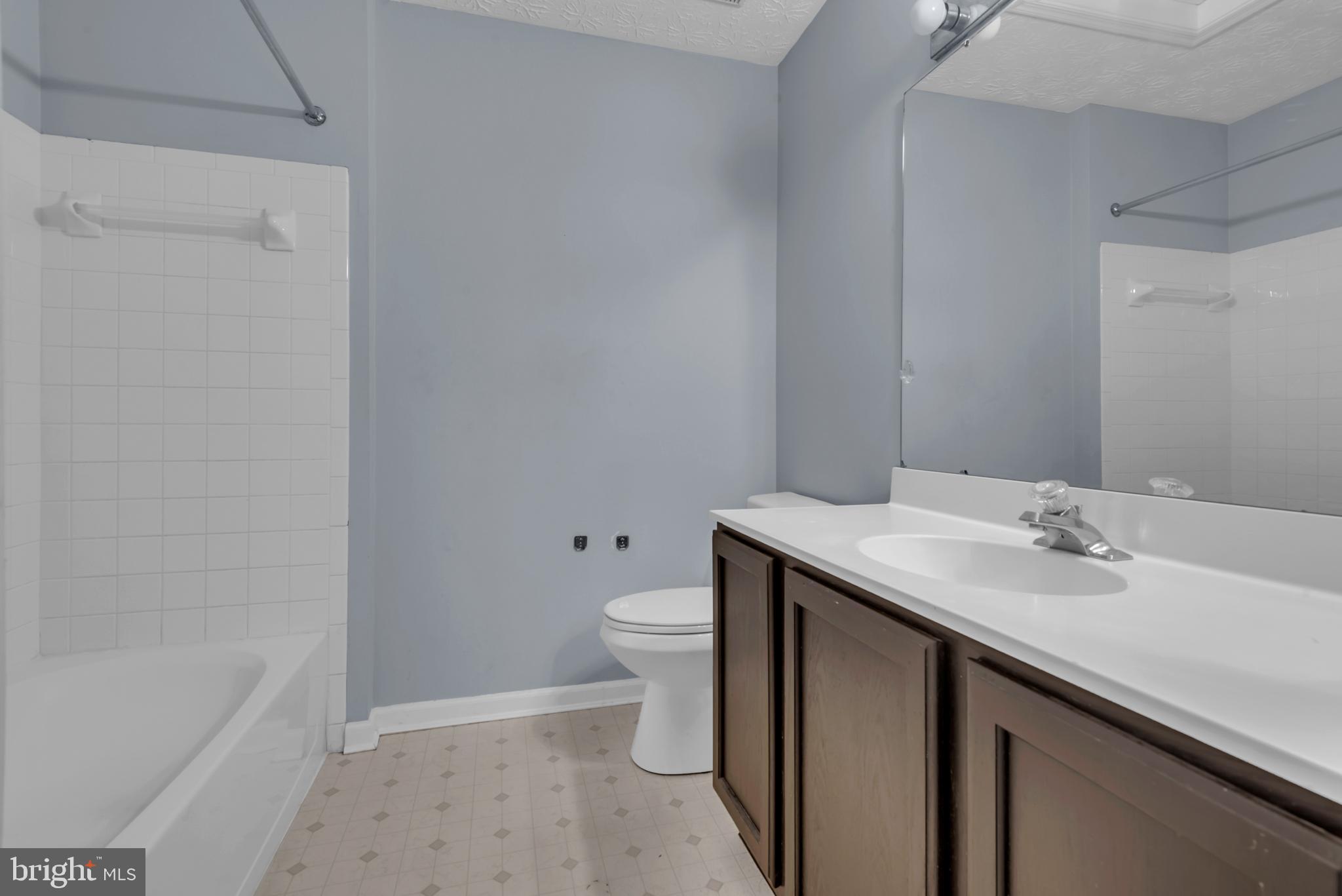 CARRIAGE PINES/LAKE VILL - Residential