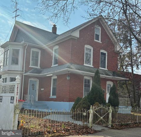 329 W GRAPE STREET VINELAND NJ 08360