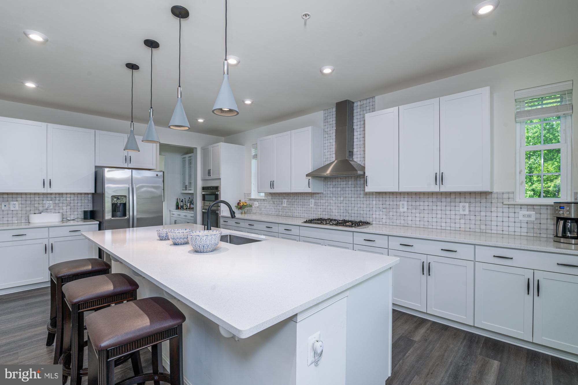 807 KAPLON COURT
