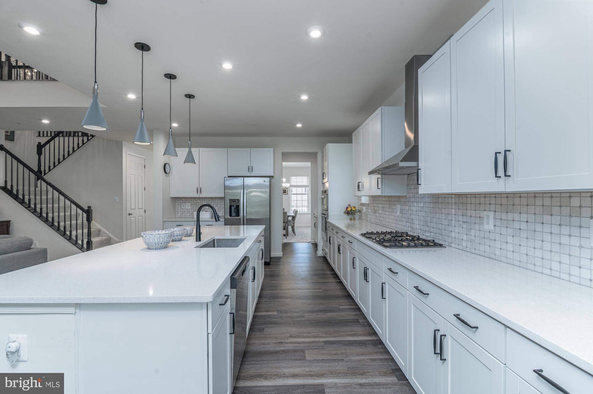 807 KAPLON COURT
