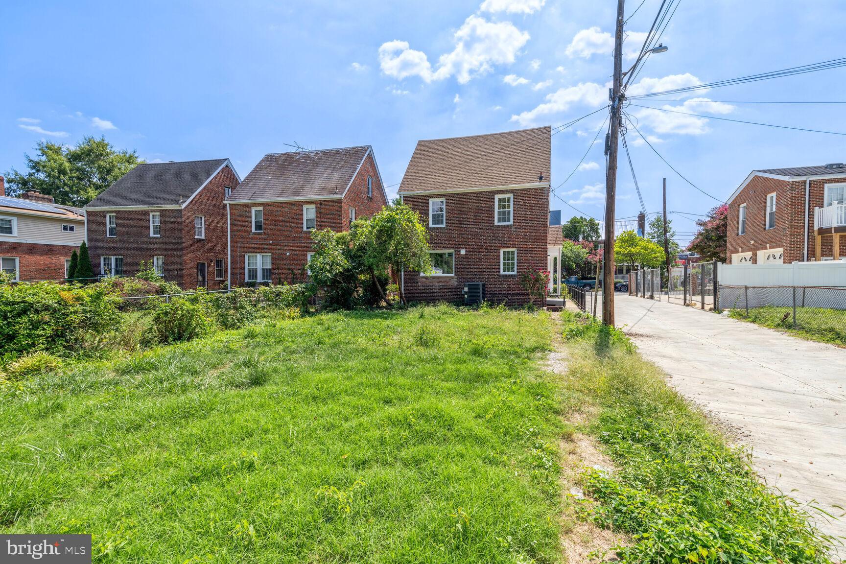 MICHIGAN PARK - Residential