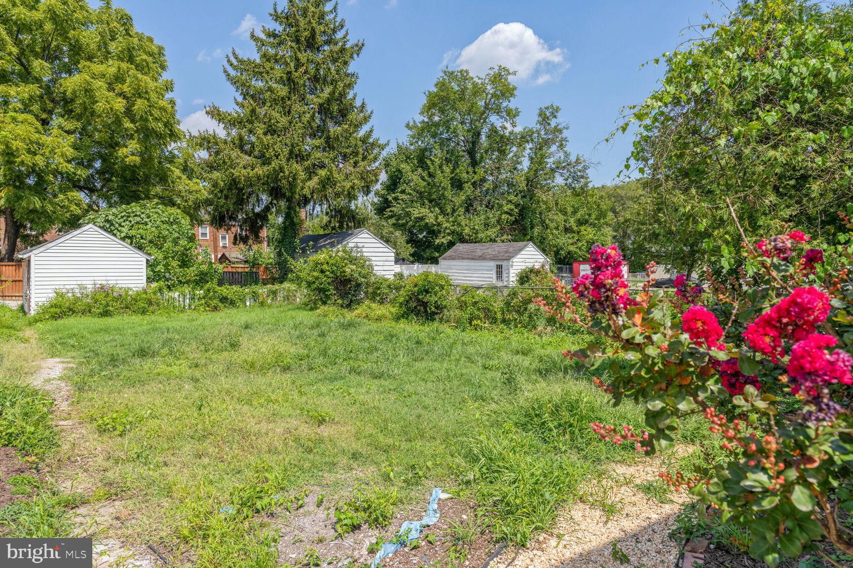 MICHIGAN PARK - Residential