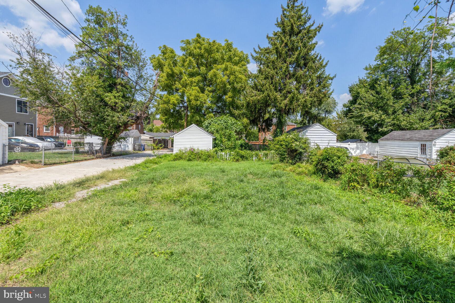 MICHIGAN PARK - Residential