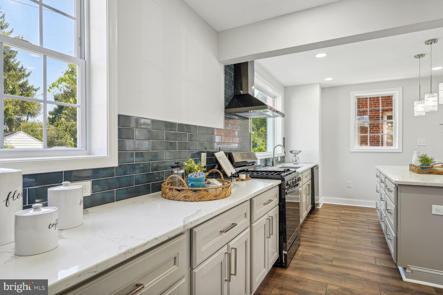 MICHIGAN PARK - Residential