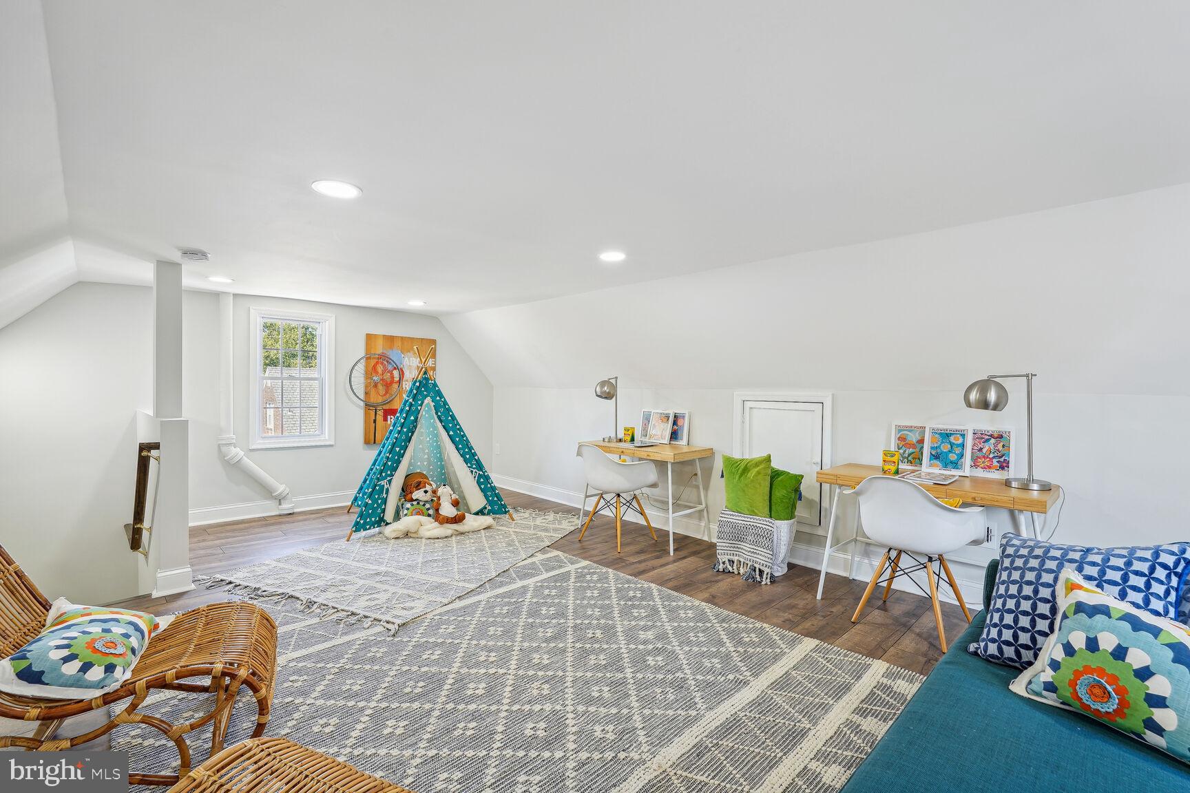 MICHIGAN PARK - Residential