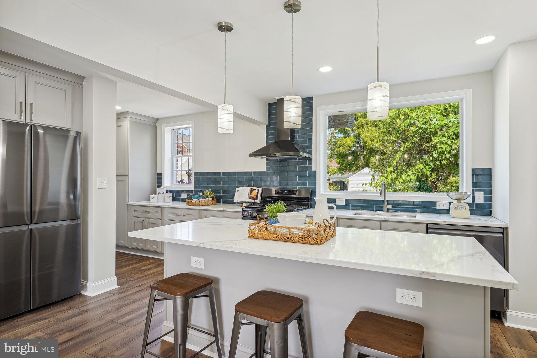 MICHIGAN PARK - Residential