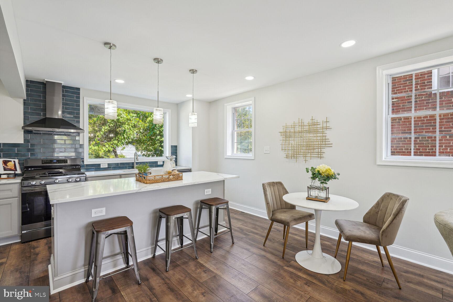 MICHIGAN PARK - Residential