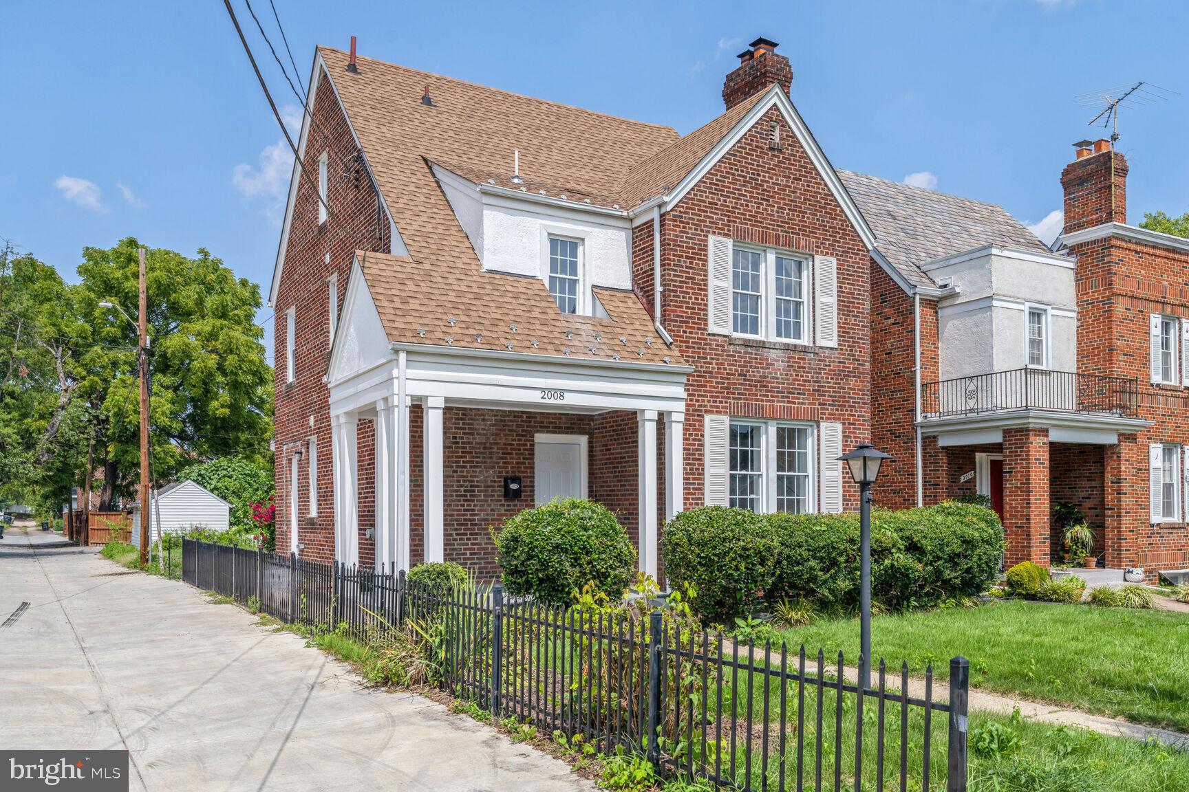 MICHIGAN PARK - Residential