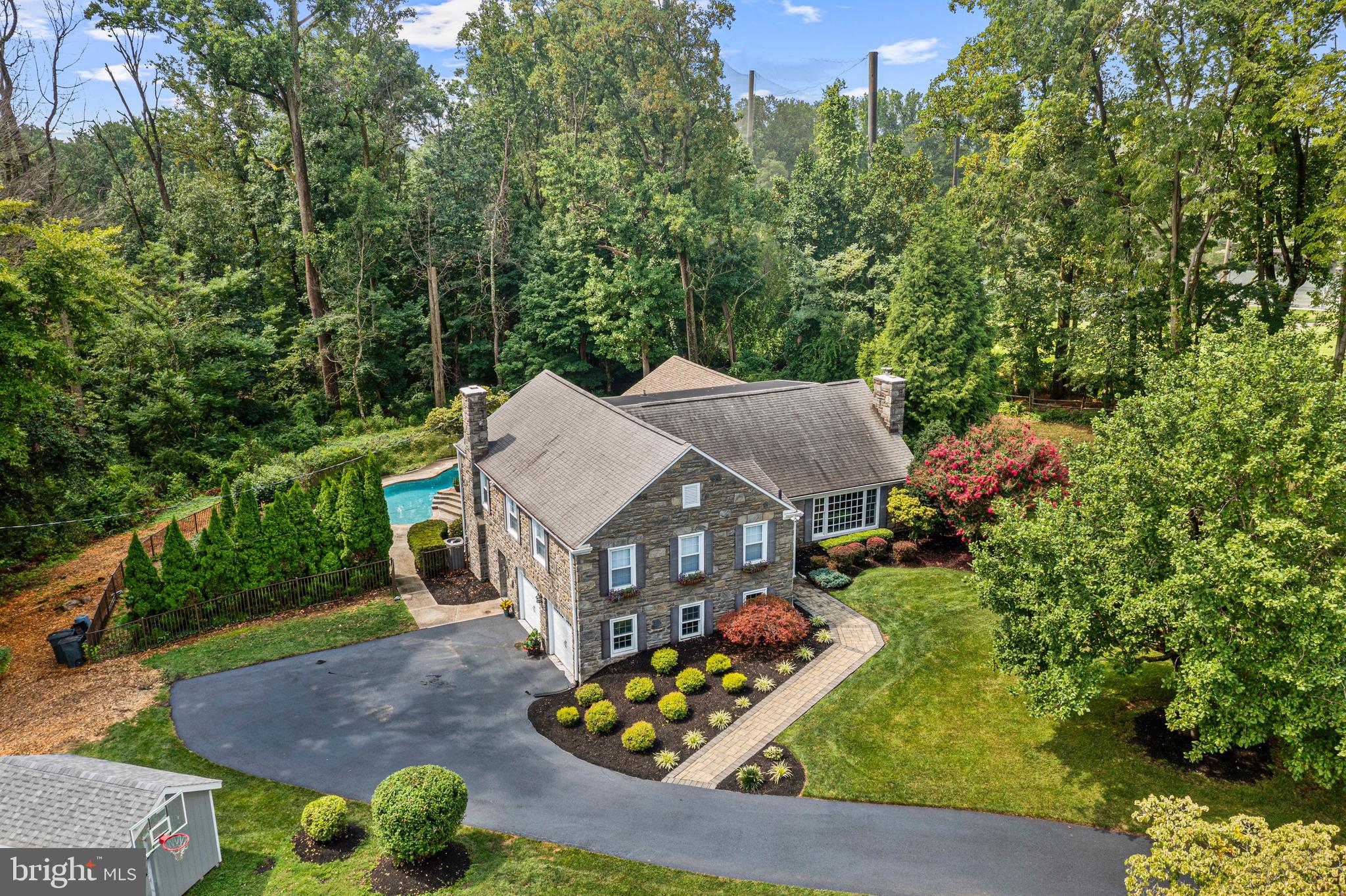 735 HAMILTON ROAD