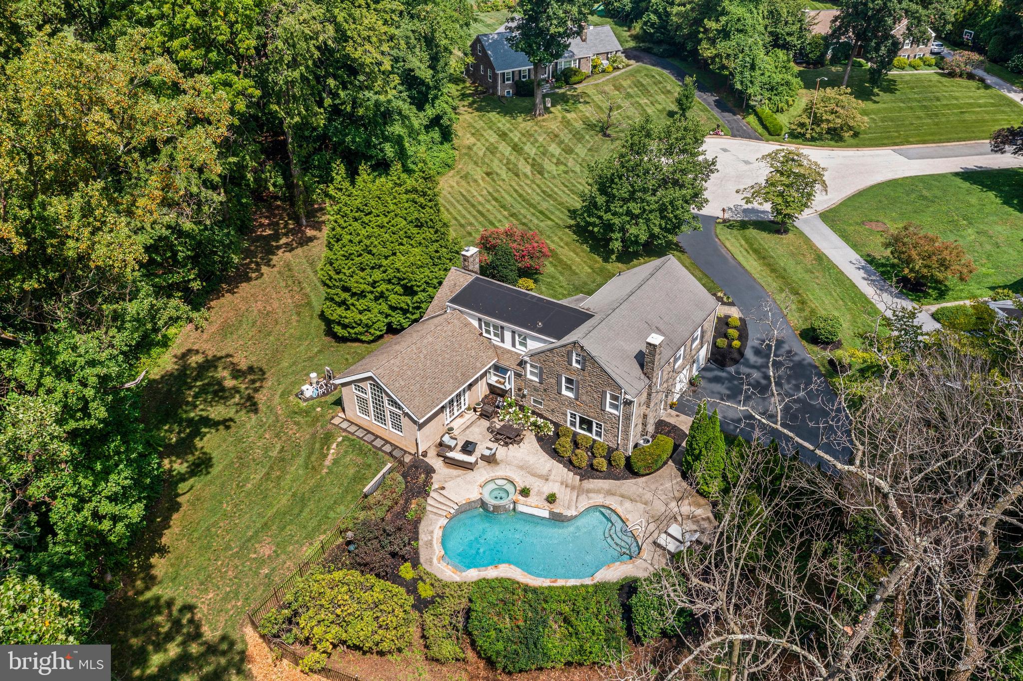 735 HAMILTON ROAD