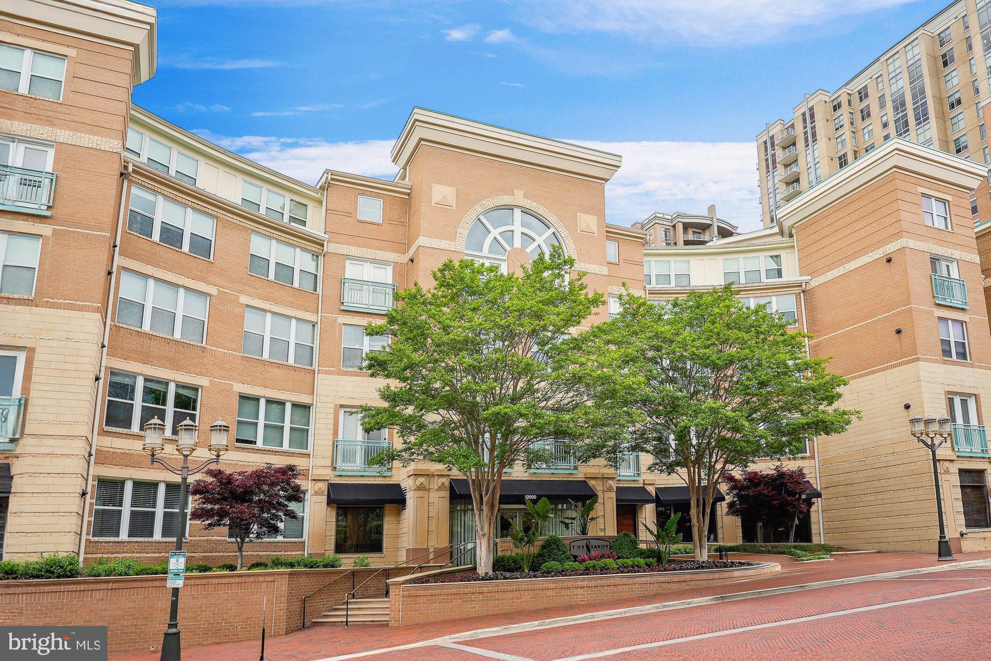 SAVOY AT RESTON TOWN CENTER - Residential
