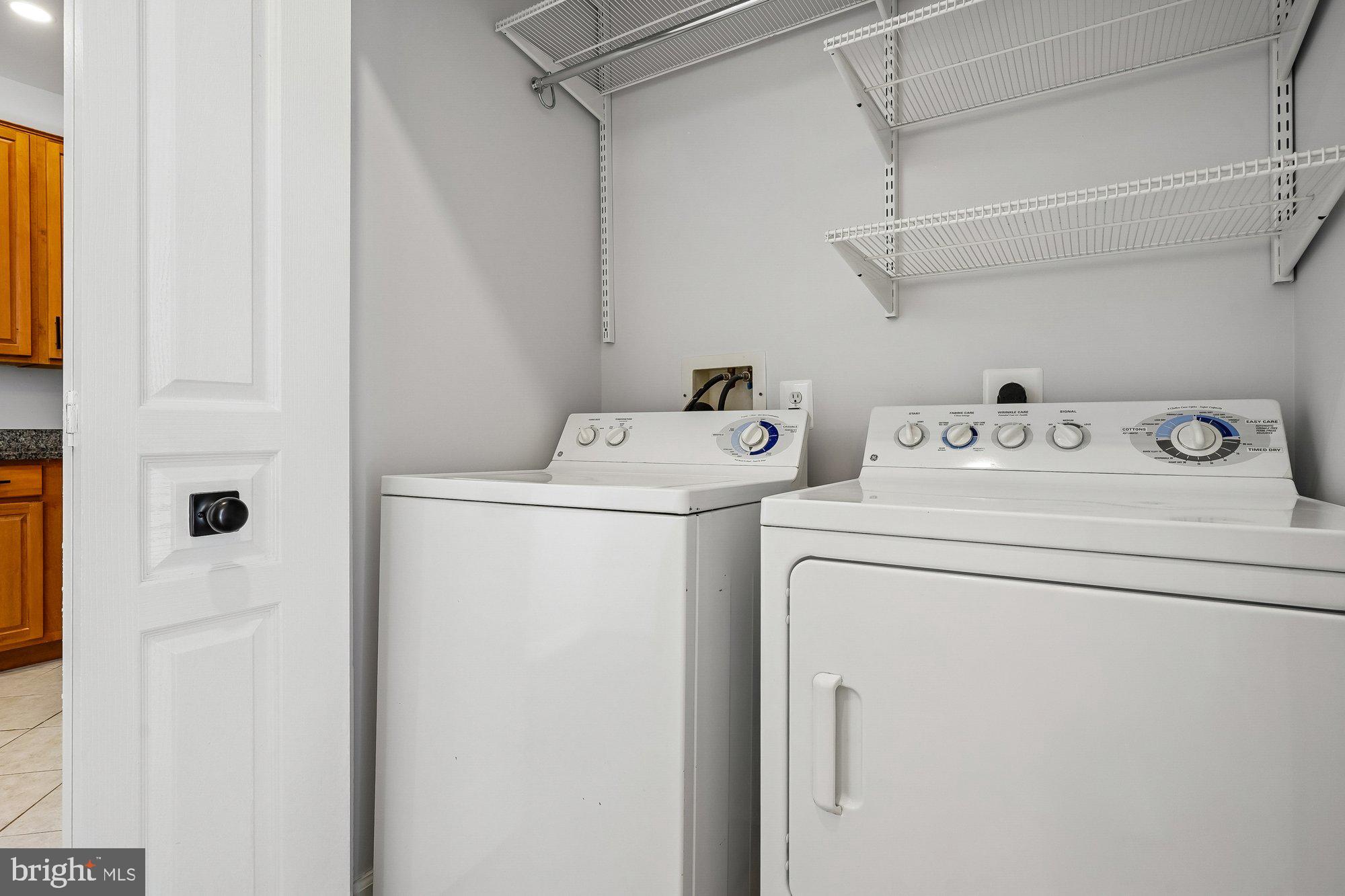 SAVOY AT RESTON TOWN CENTER - Residential