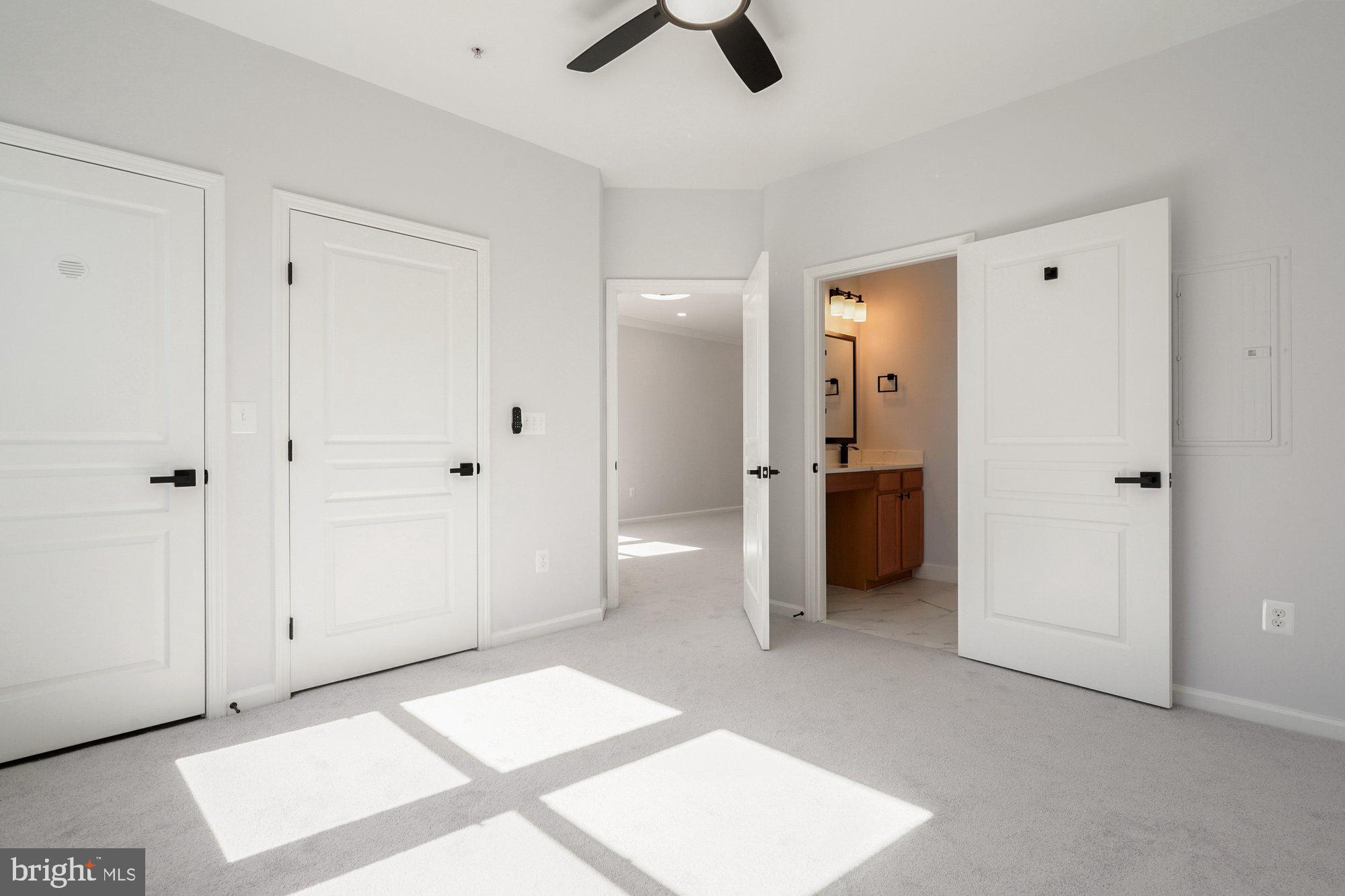 SAVOY AT RESTON TOWN CENTER - Residential