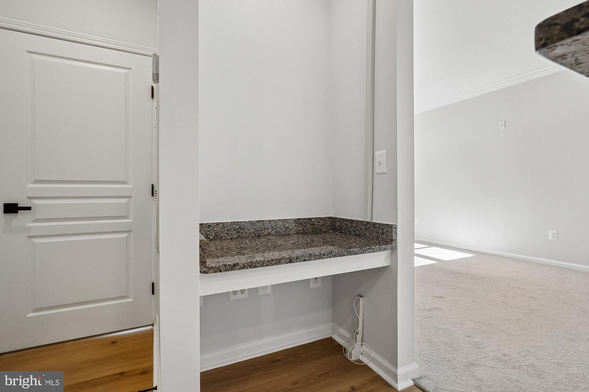 SAVOY AT RESTON TOWN CENTER - Residential