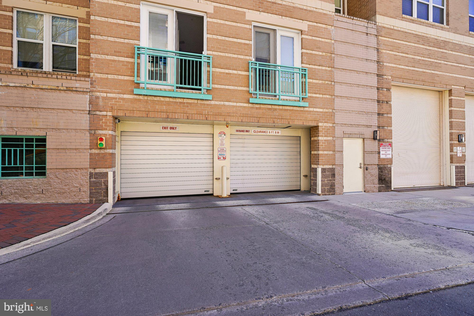 SAVOY AT RESTON TOWN CENTER - Residential