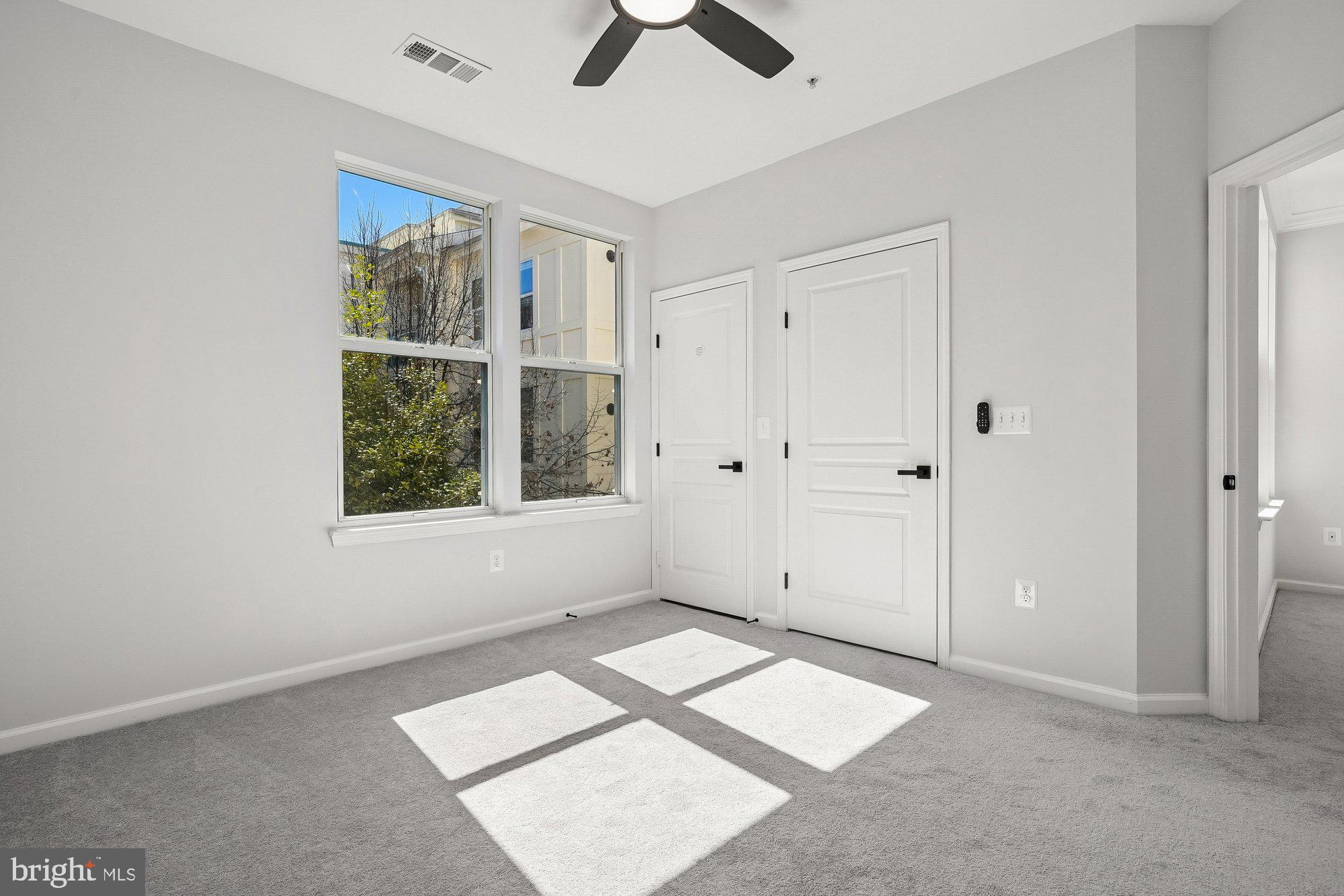 SAVOY AT RESTON TOWN CENTER - Residential