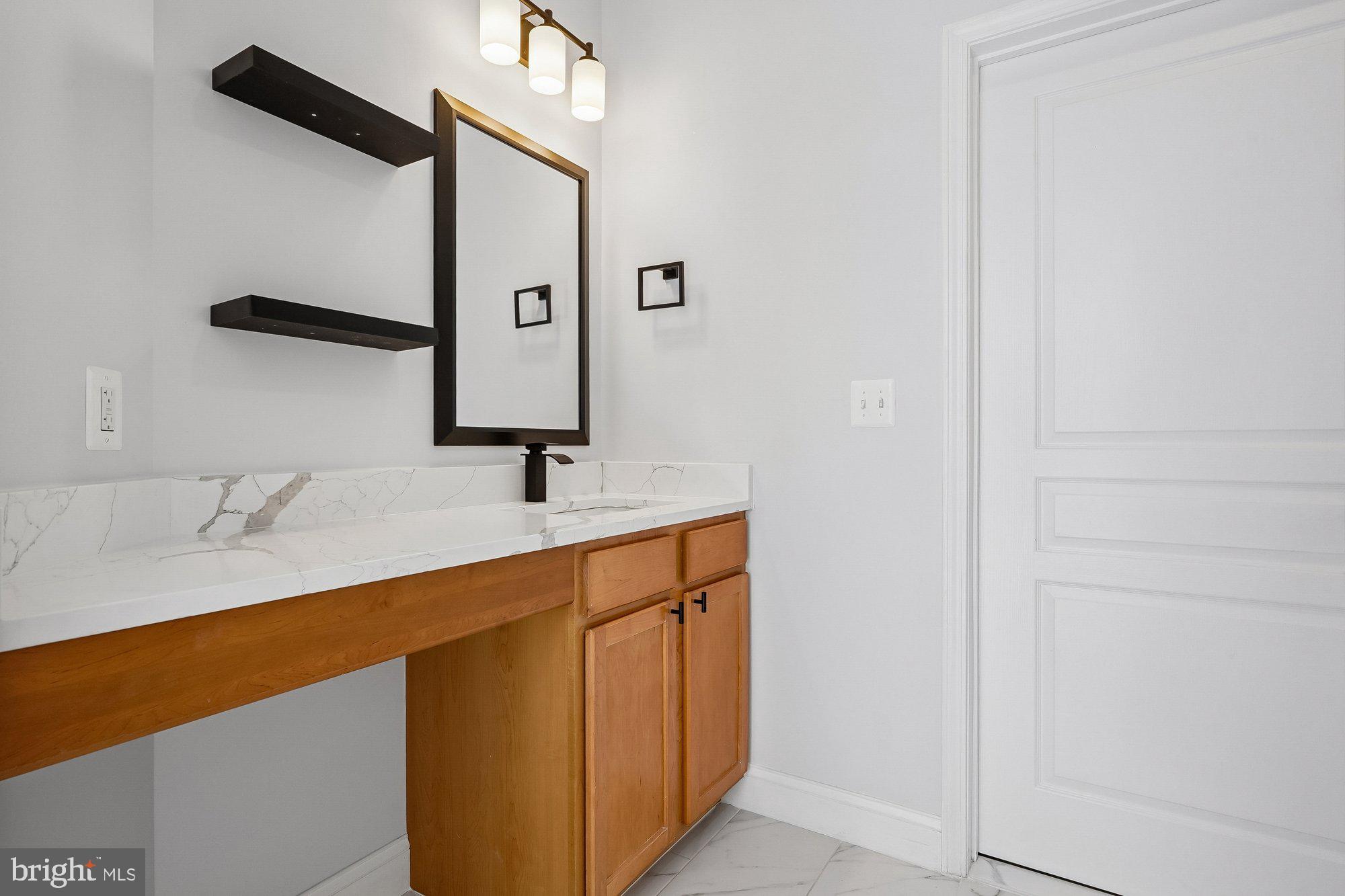 SAVOY AT RESTON TOWN CENTER - Residential