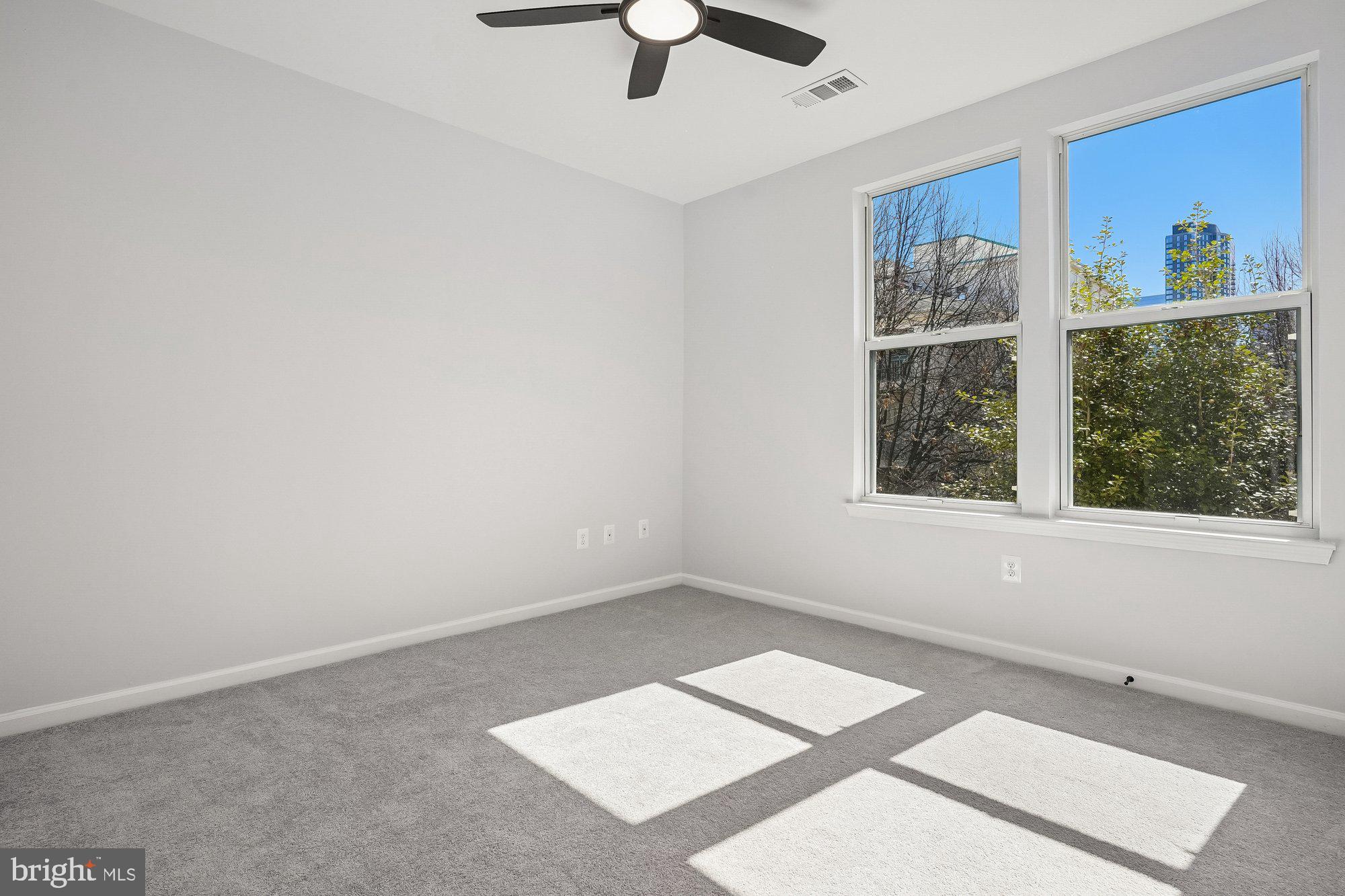 SAVOY AT RESTON TOWN CENTER - Residential