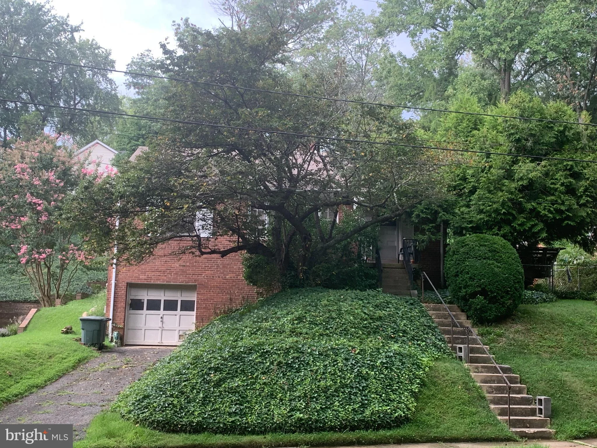 1130 W Taylor Run Parkway, Alexandria, VA 22302