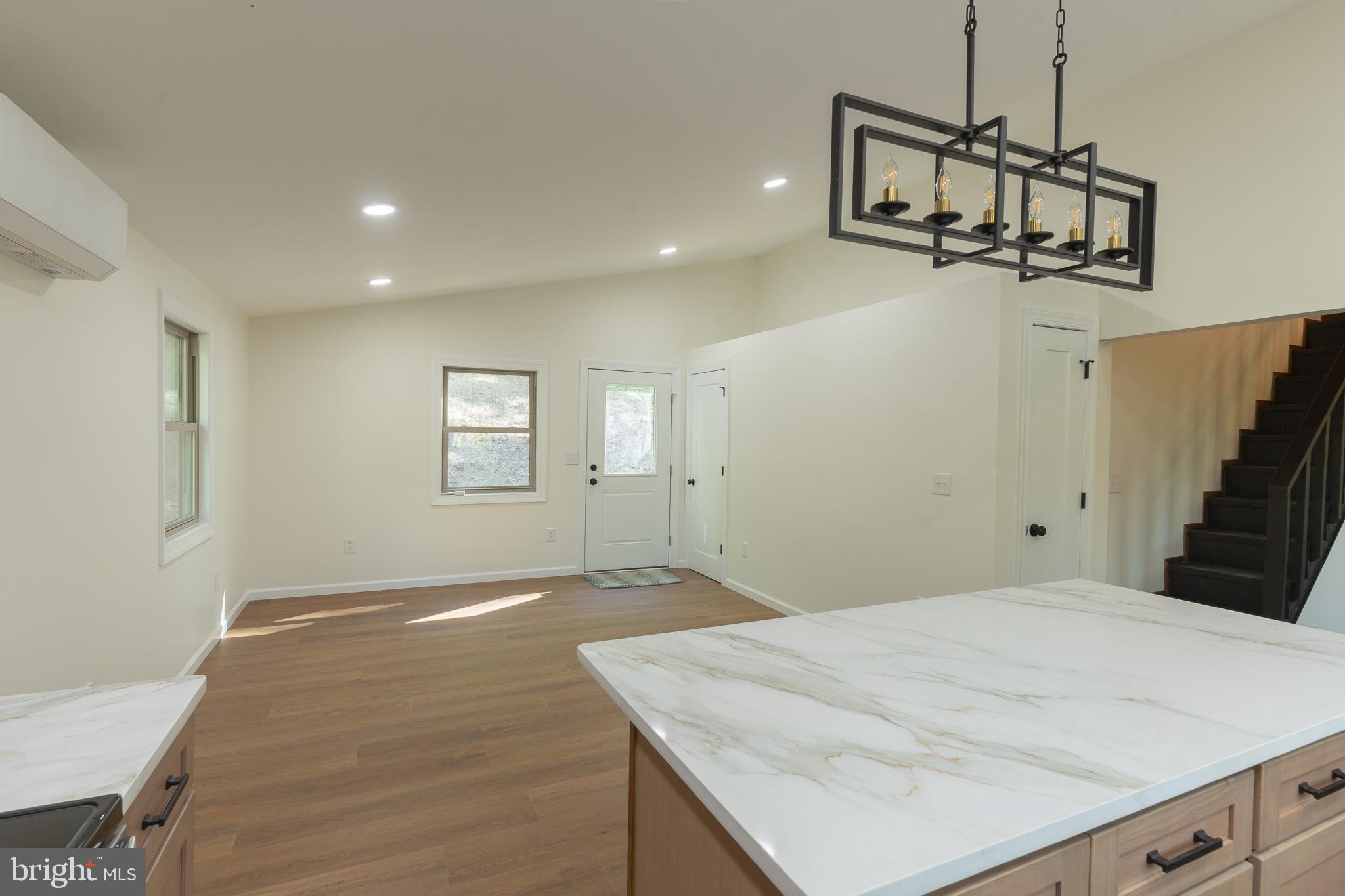 LAKE FERNDALE - Residential