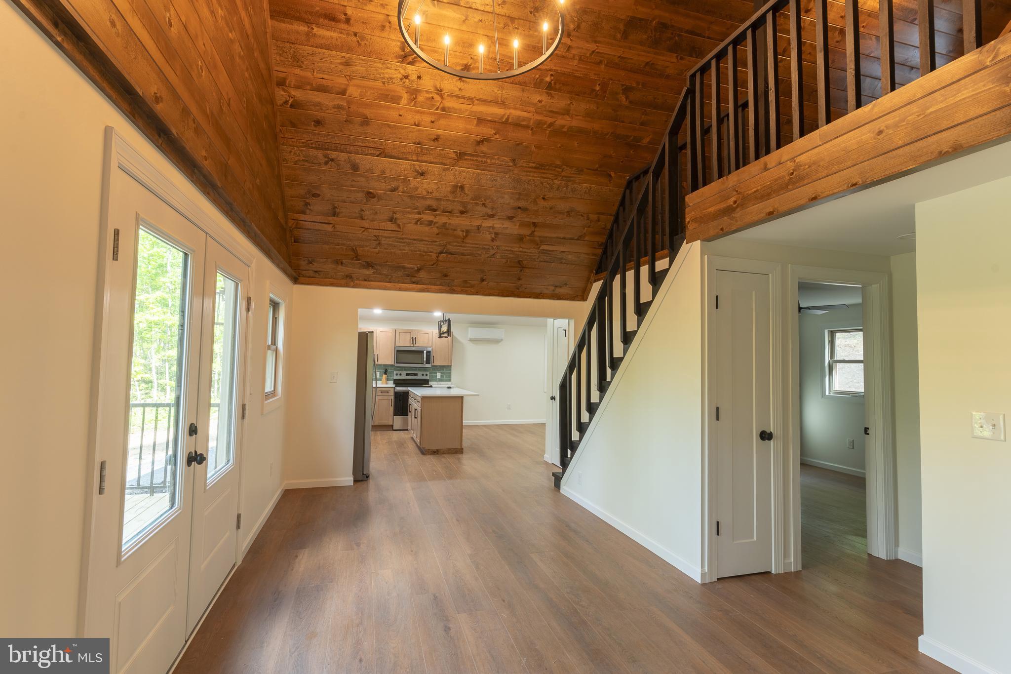 LAKE FERNDALE - Residential