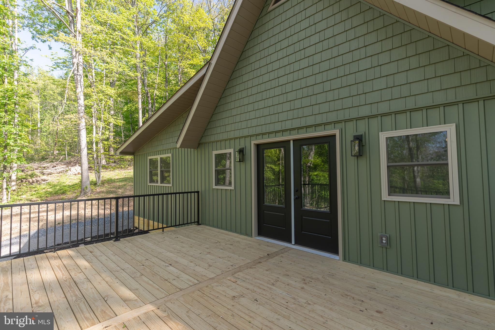 LAKE FERNDALE - Residential