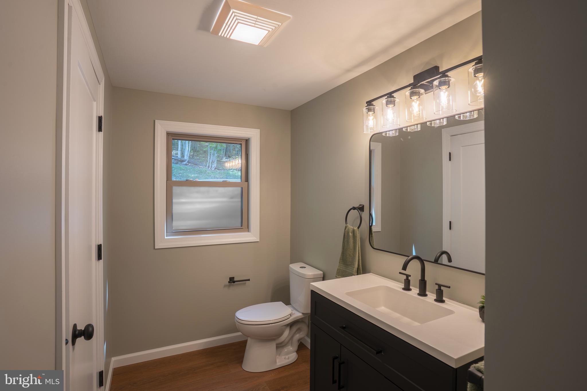 LAKE FERNDALE - Residential