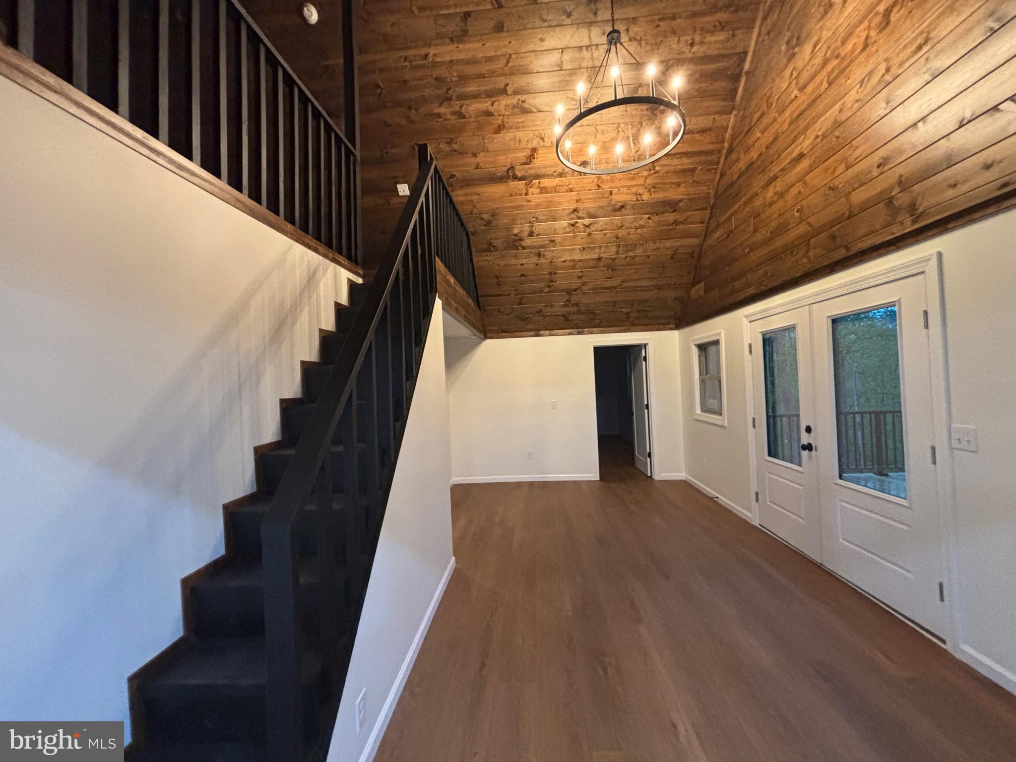 LAKE FERNDALE - Residential