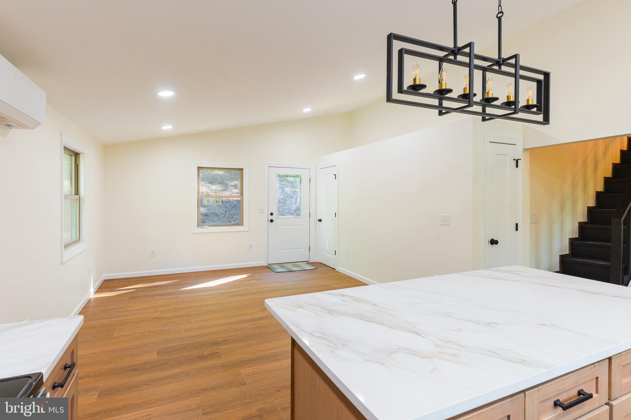 LAKE FERNDALE - Residential