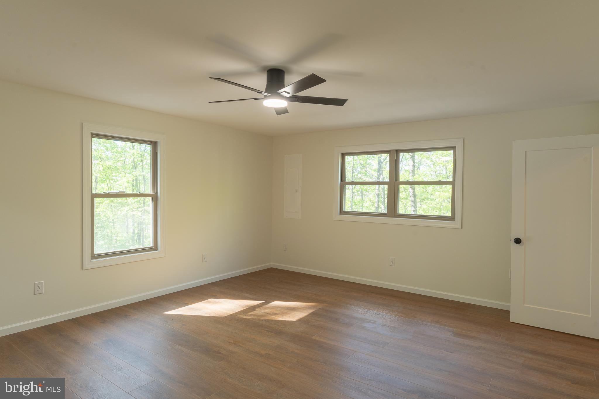 LAKE FERNDALE - Residential