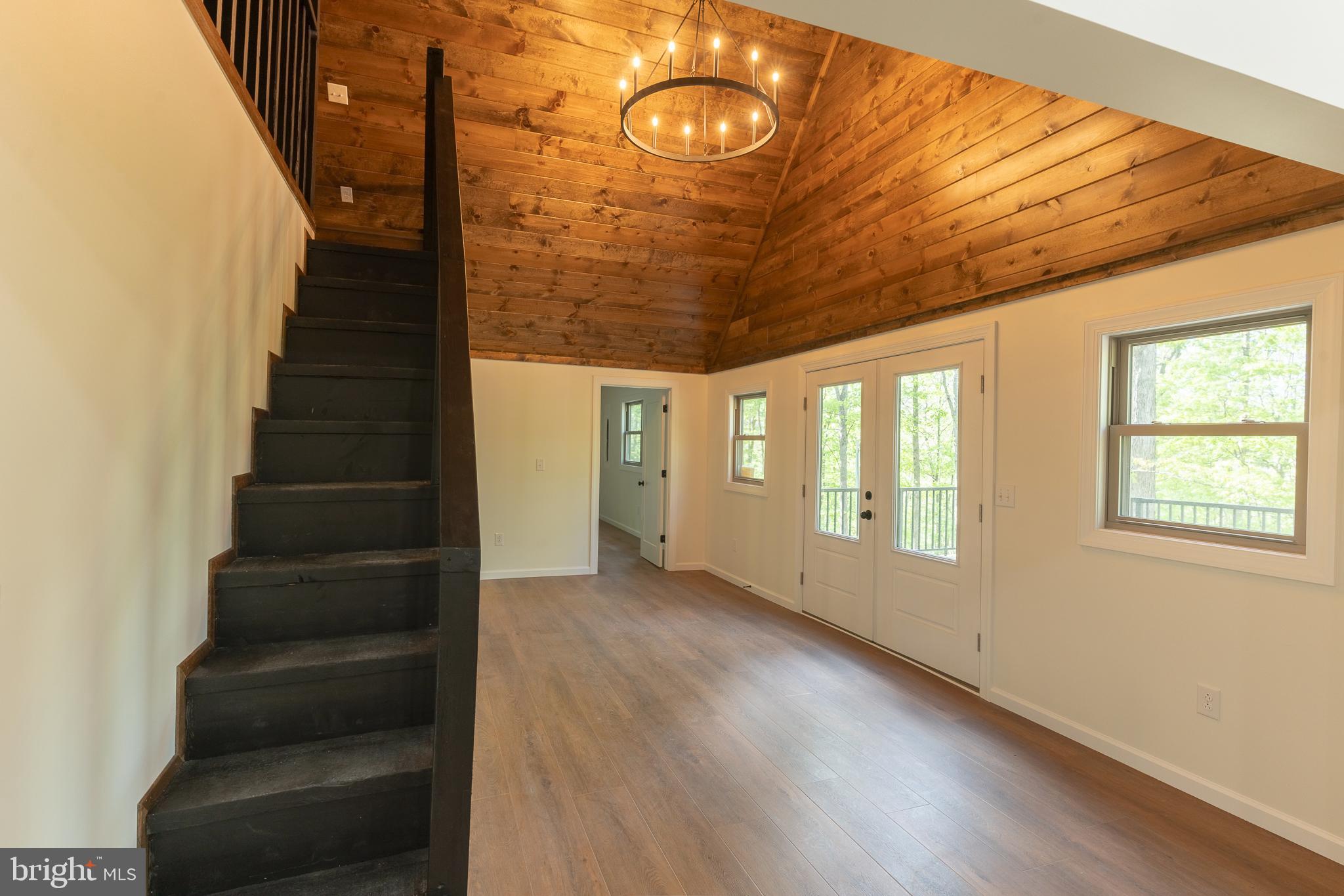 LAKE FERNDALE - Residential